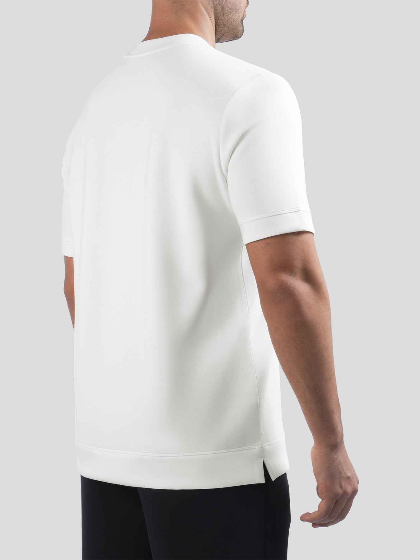Modal Blend de manga corta Tee:de corte entallado