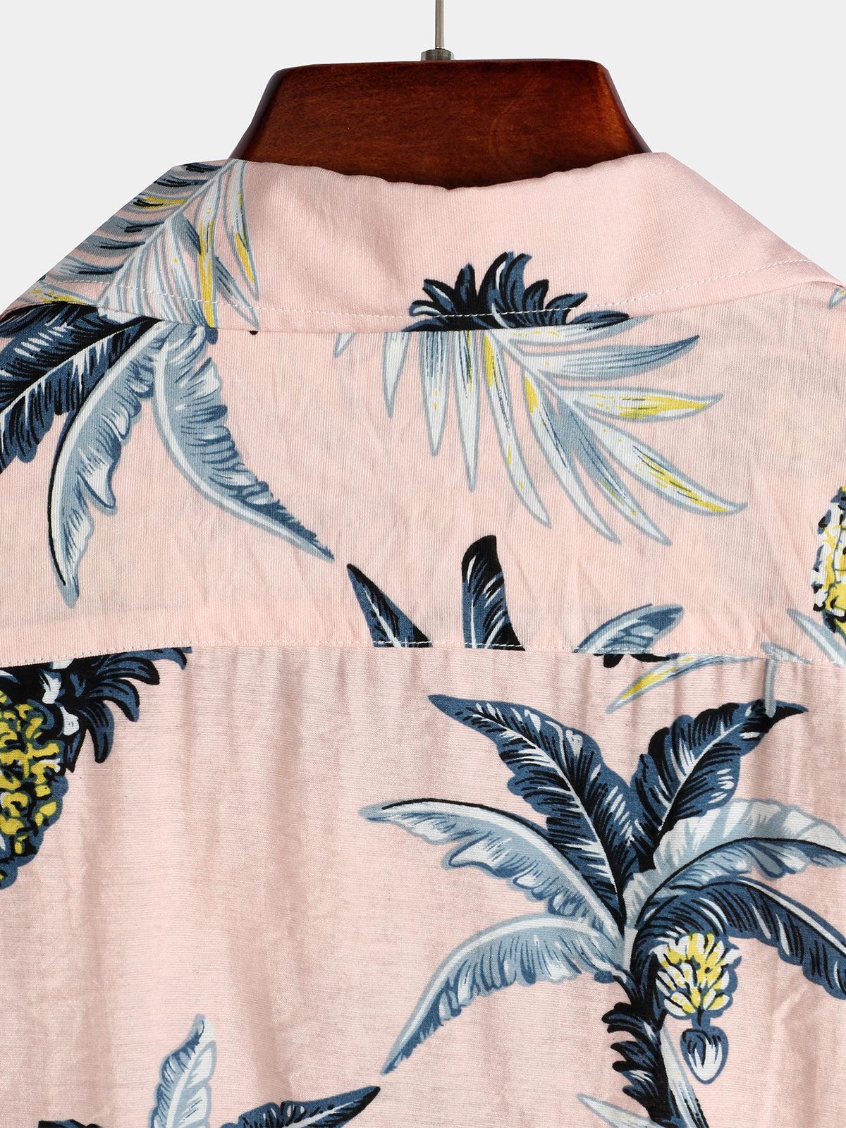 Holiday Pink Pineapple de manga corta Pockecamiseta para hombre