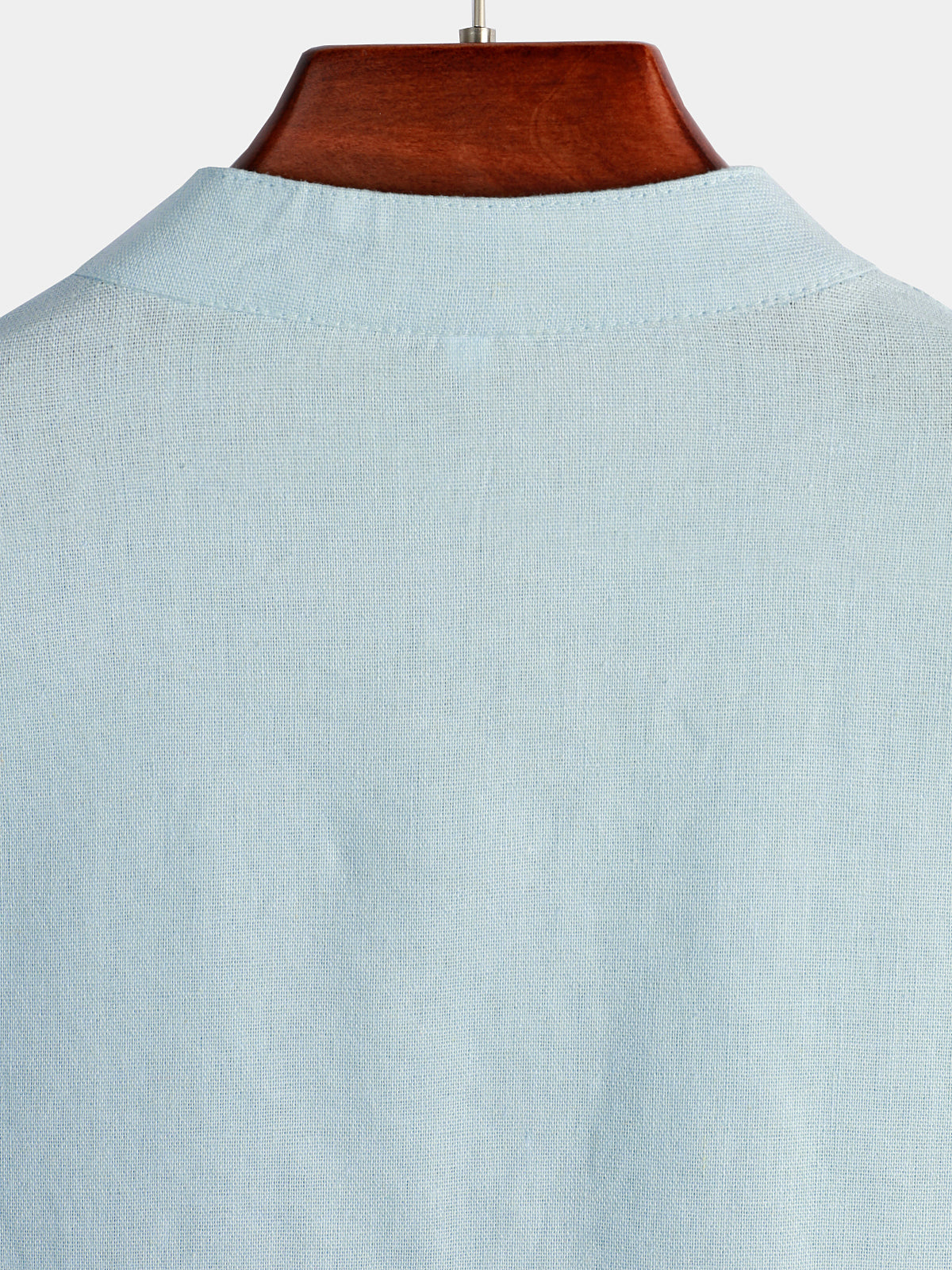 De color sólido Stand Collar Half Button Pocket Froncamiseta para hombre