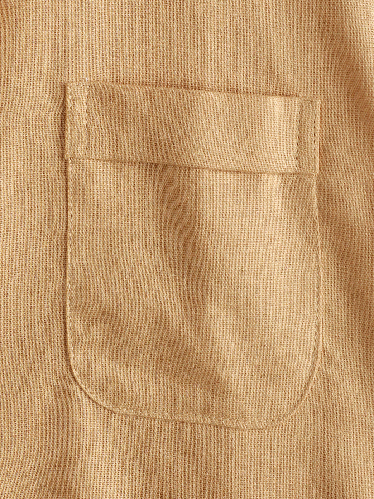 De color sólido Stand Collar Half Button Pocket Froncamiseta para hombre