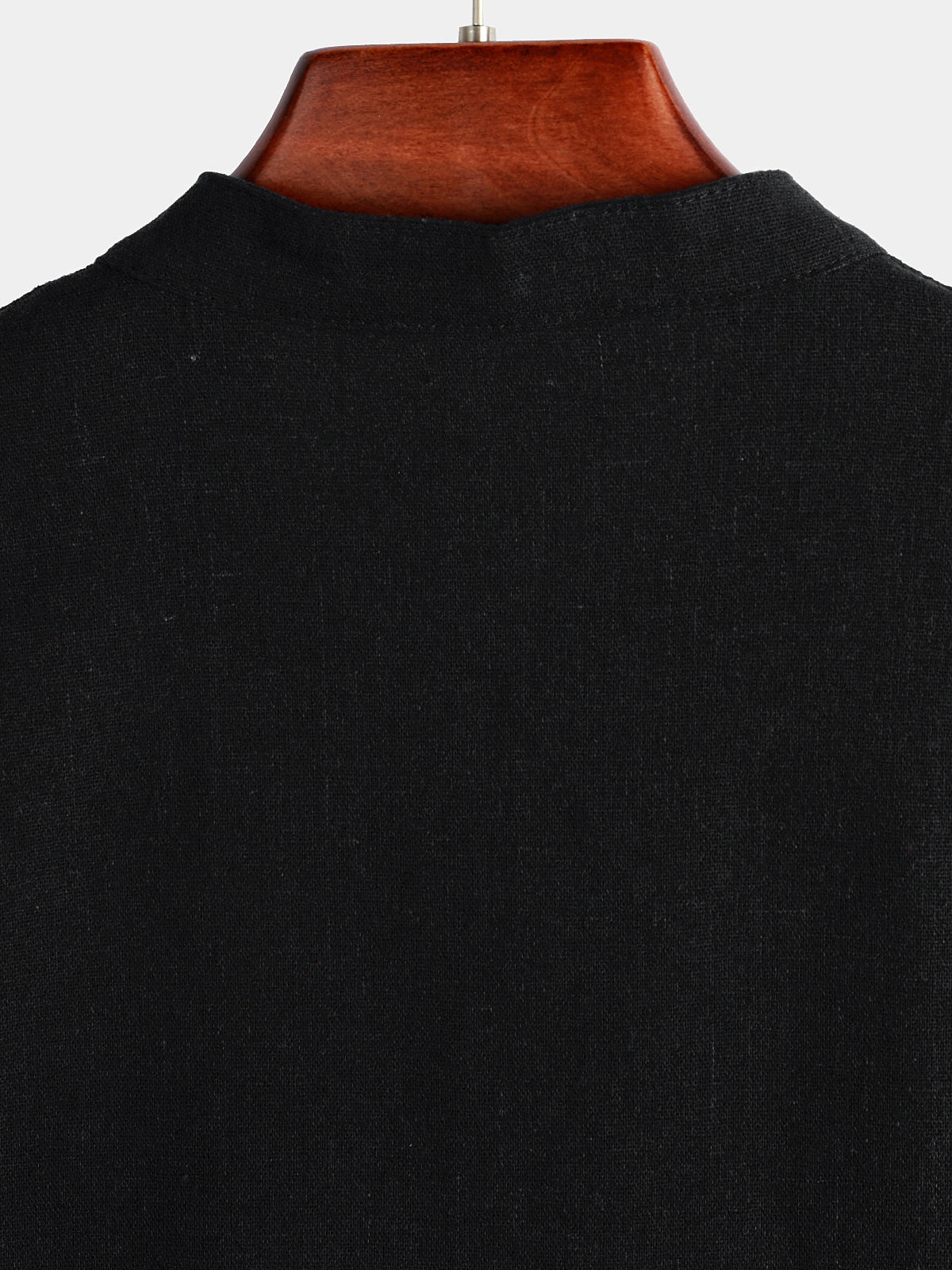 De color sólido Stand Collar Half Button Pocket Froncamiseta para hombre
