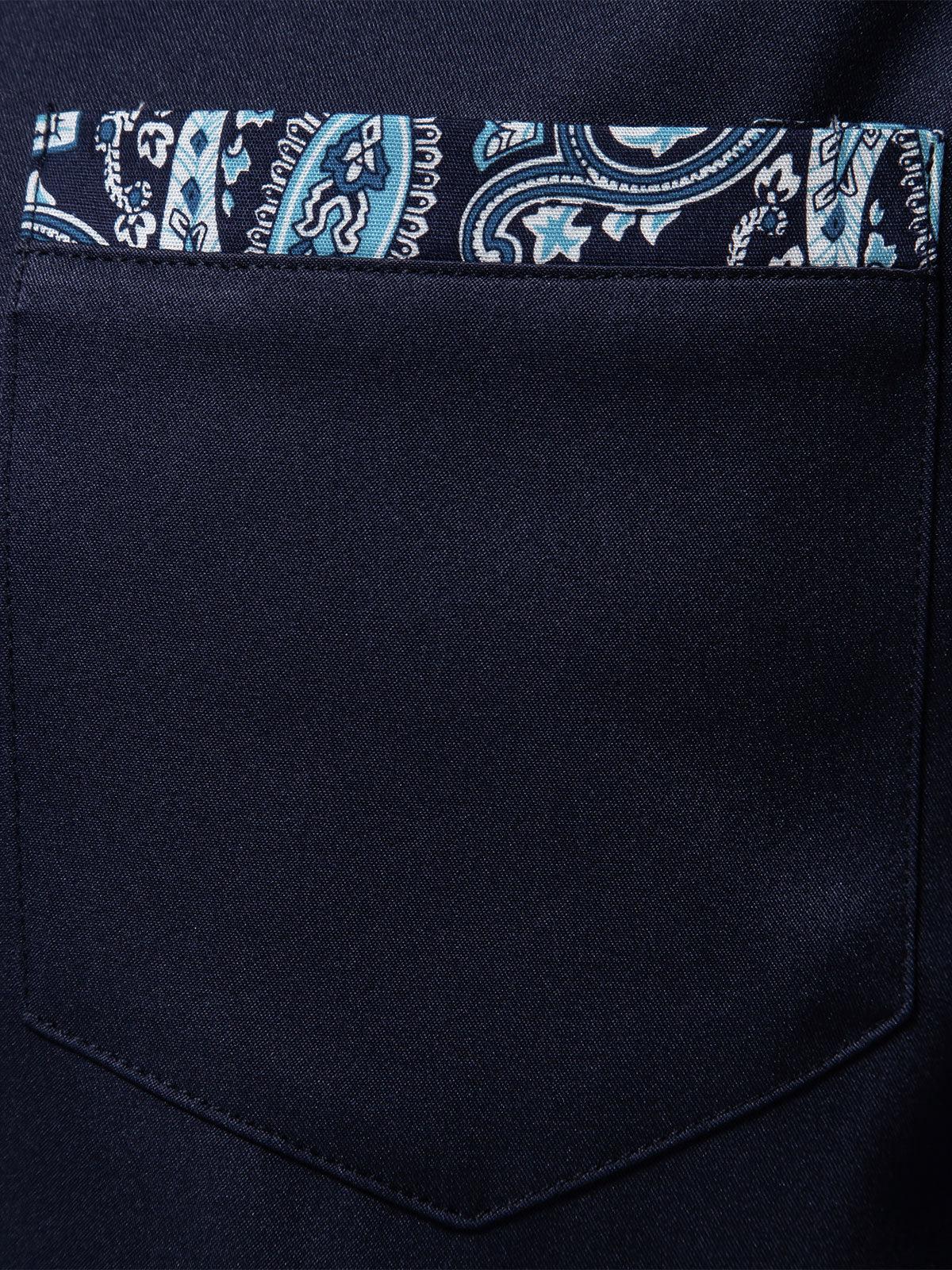 Camisa Paisley estampado Colorblock de manga larga para hombre