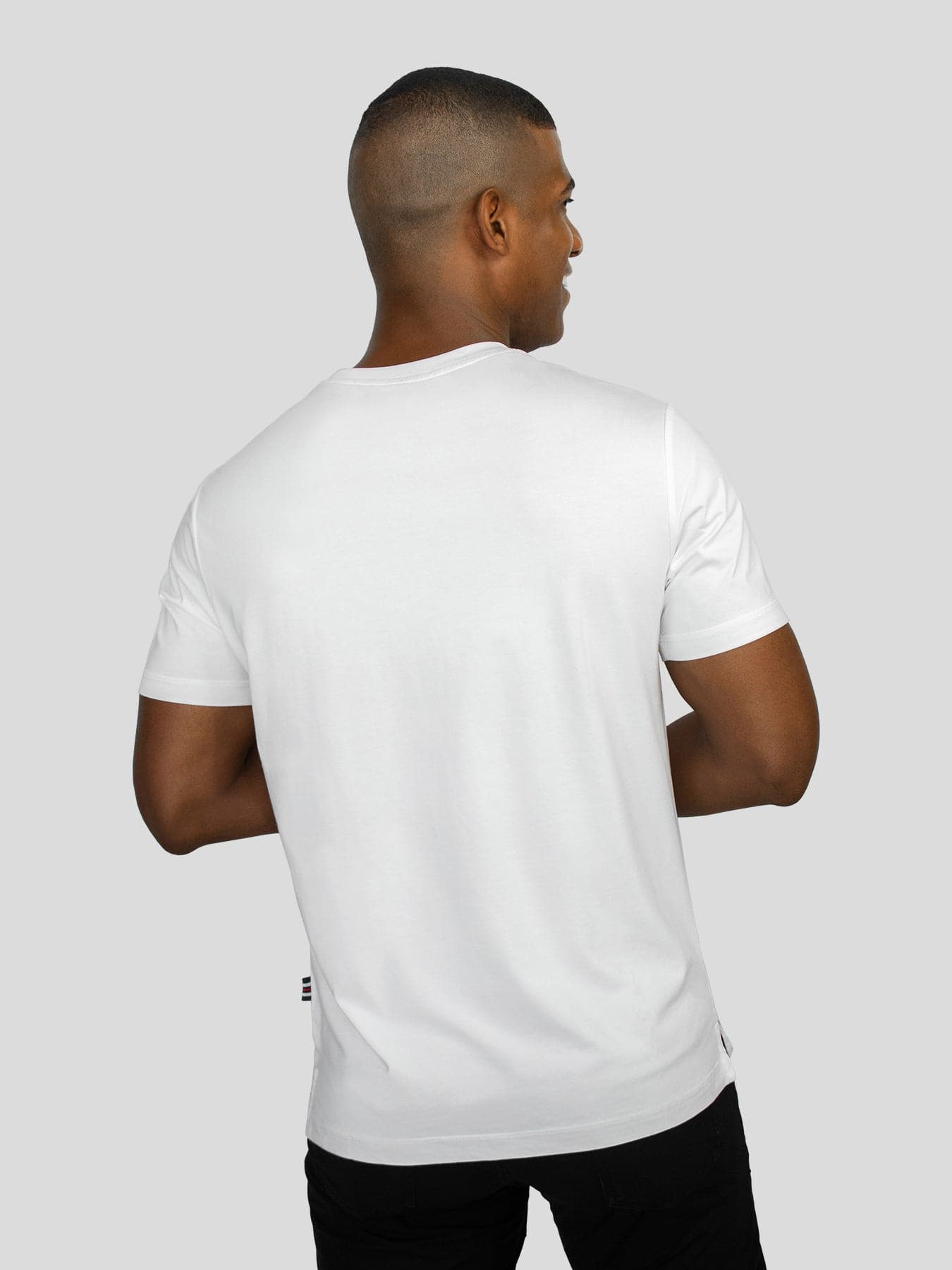 StayCool 2.0 de corte entallado Split-Hem Tee