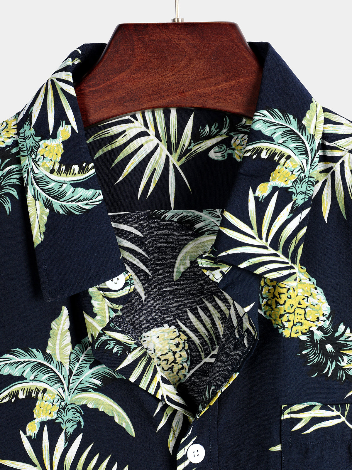 Holiday Pineapple de manga corta Pockecamiseta para hombre