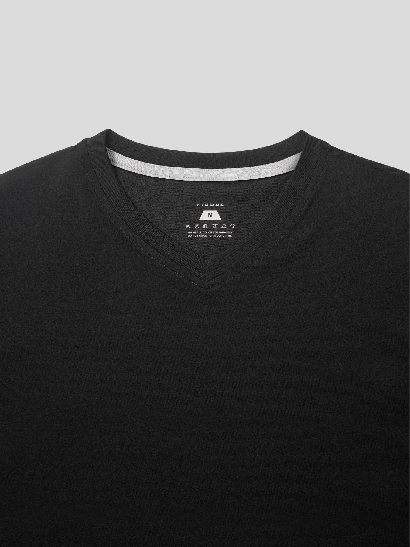 StayCool 2.0 V-neck Curve-Hem Tee: de corte entallado