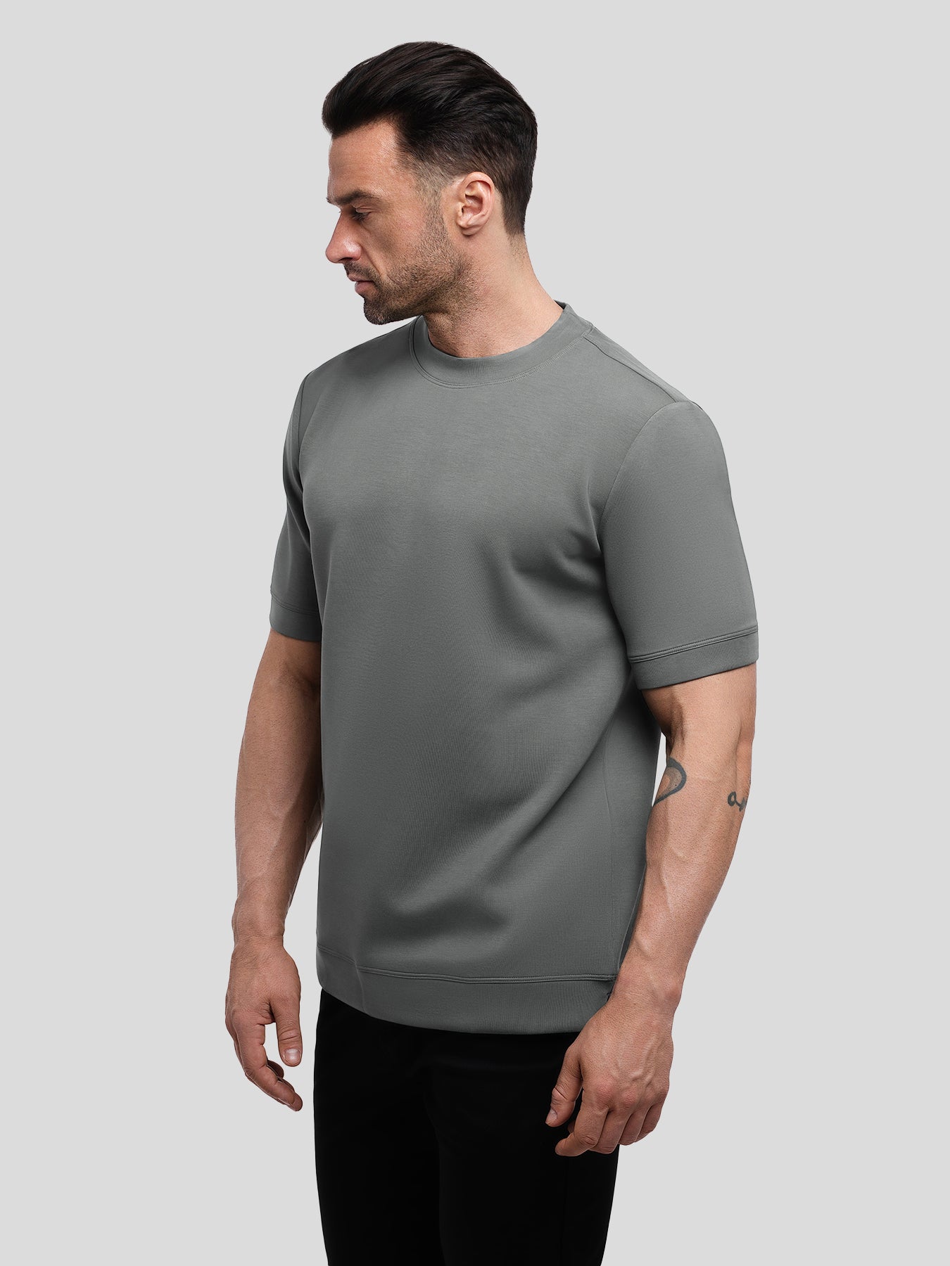 Modal Blend de manga corta Tee:de corte entallado