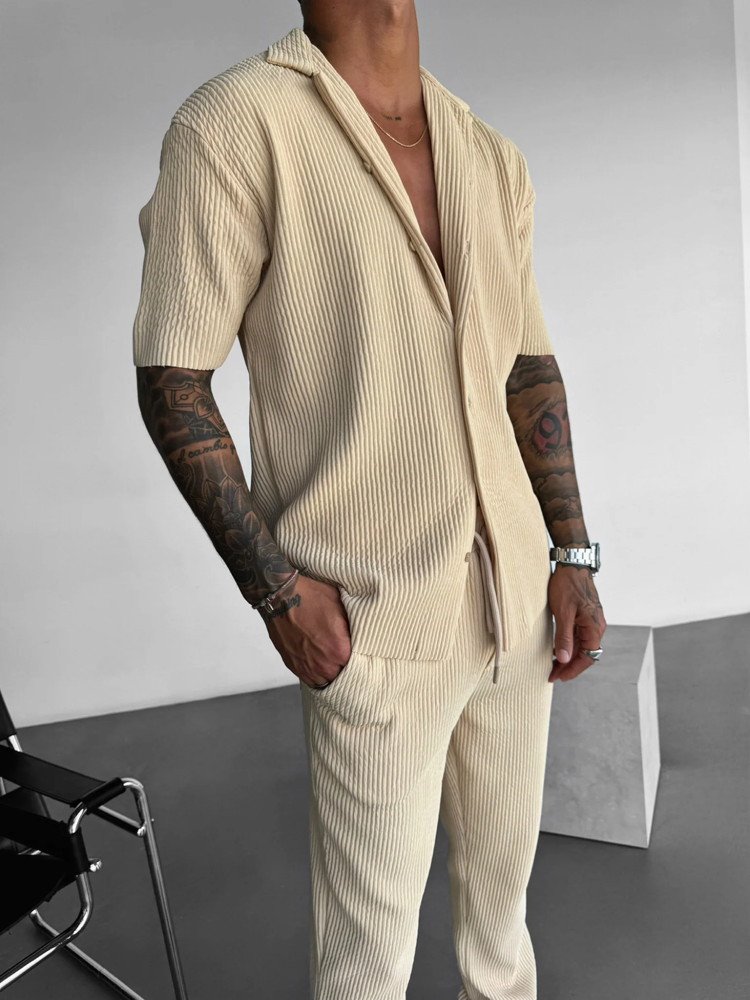 Conjunto de dos piezas Khaki Textured de manga corta camisa casual para hombre