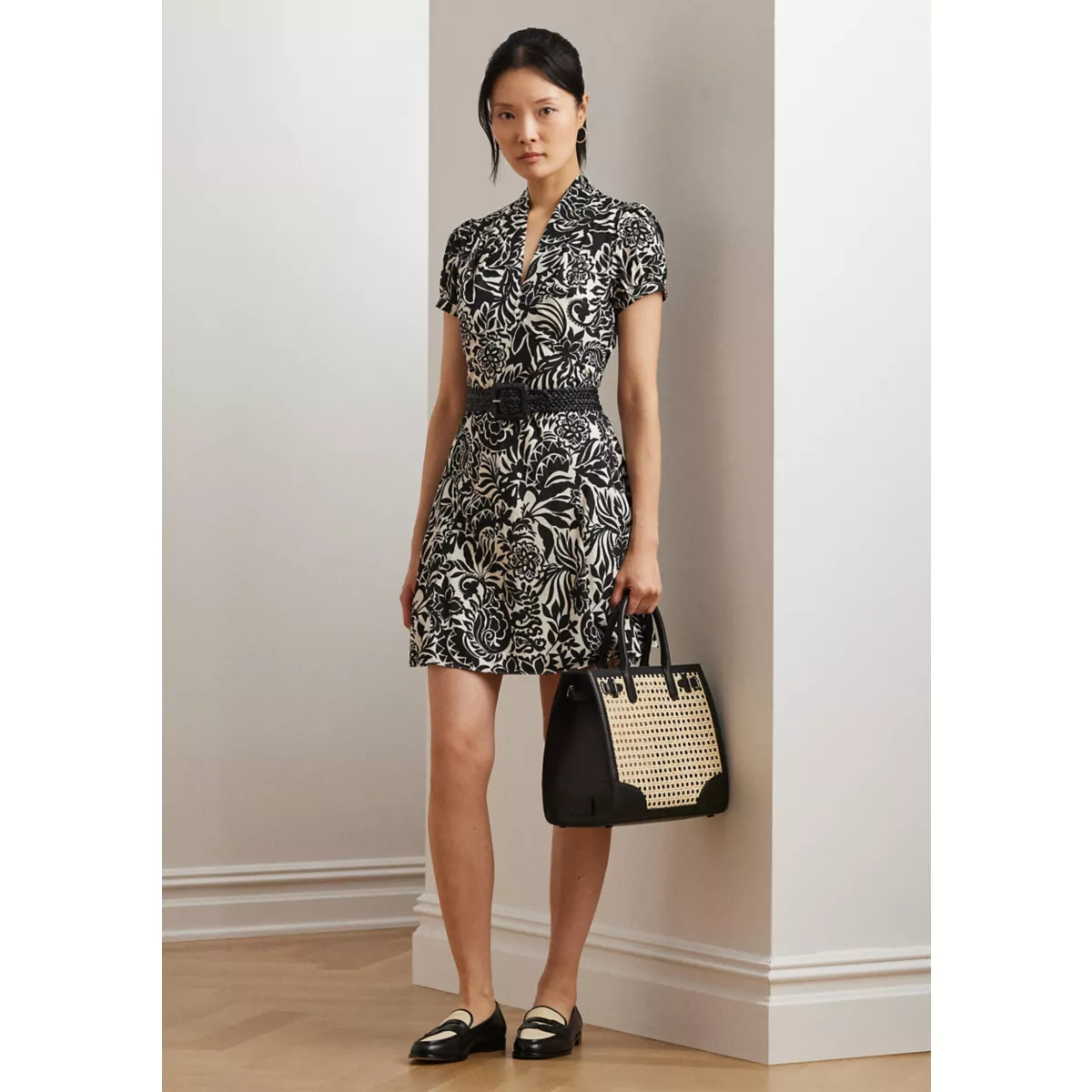 Women's Floral Crepe Short-Sleeve Dress - 1