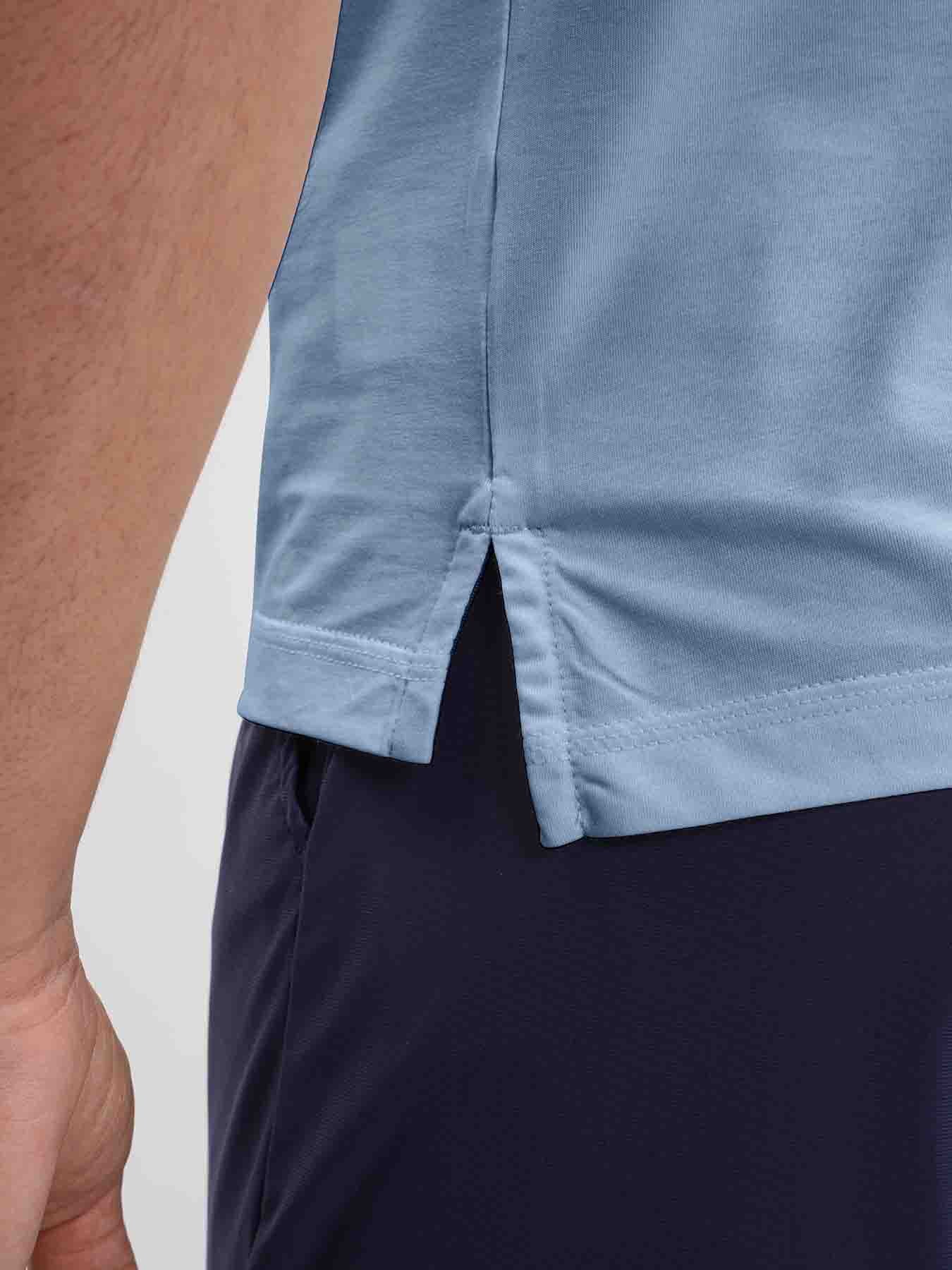 StayCool 2.0 de corte entallado Split-Hem Tee