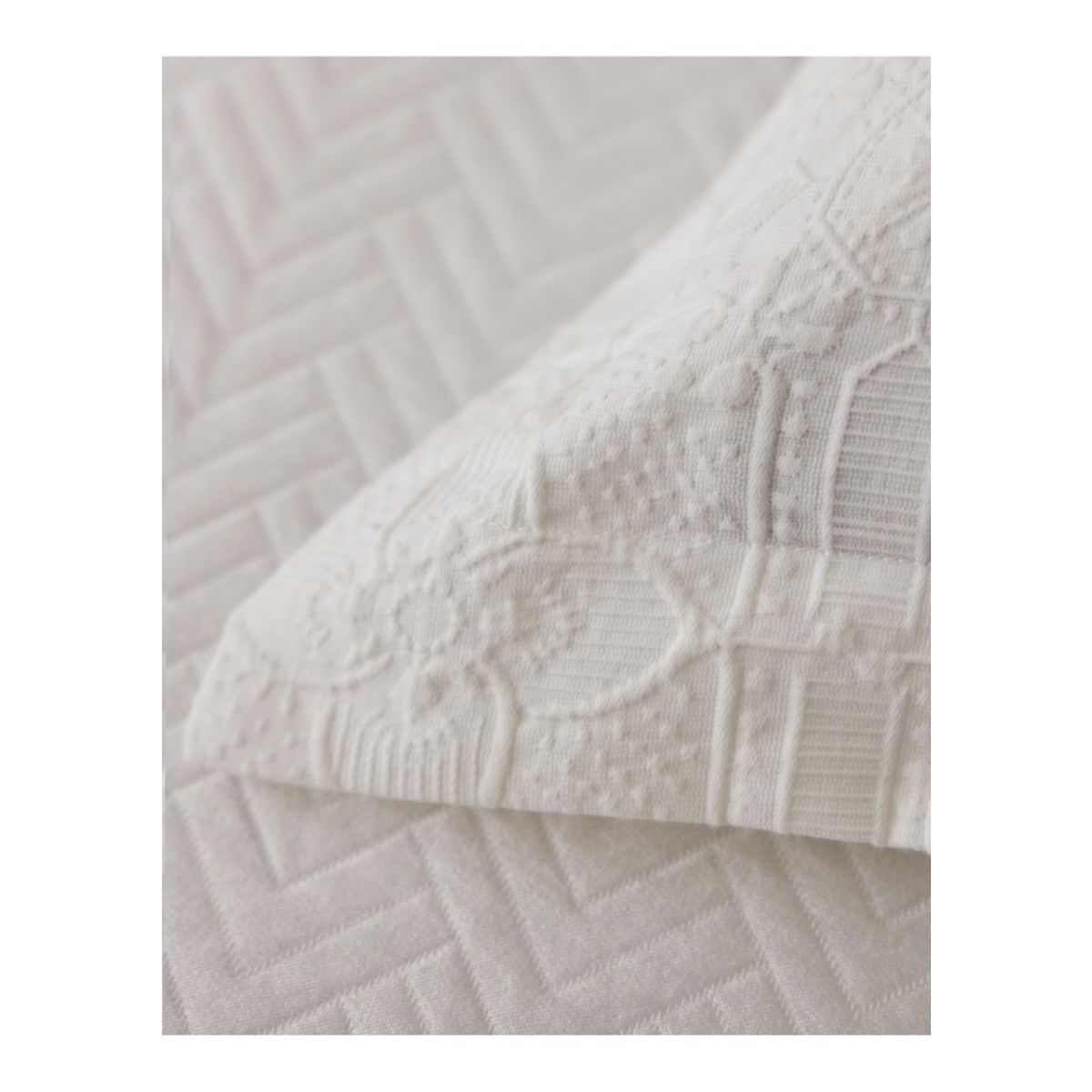 Sascha Comforter Set - 12