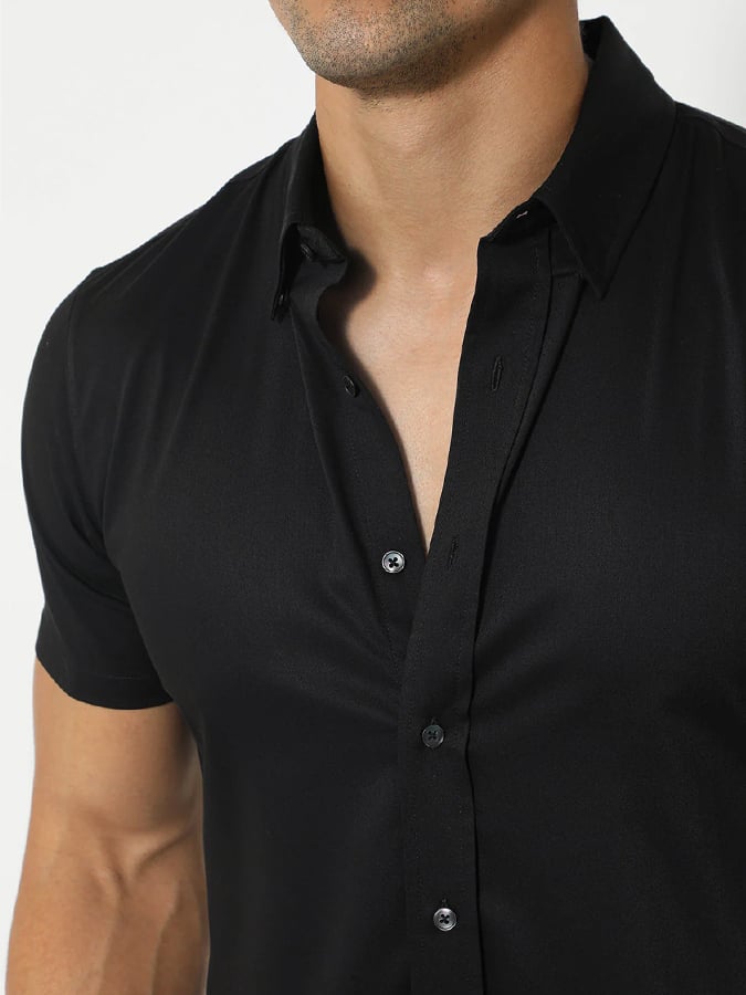 Camisa de color sólido Everyday solapa cuello de manga corta para hombre