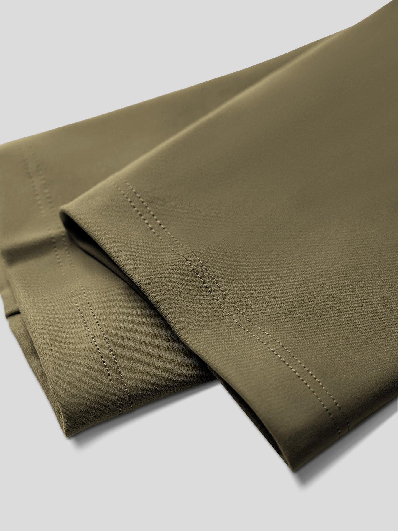 SmoothBlend de corte entallado Half Zip Mock Neck Tee: Zip Contrast Color
