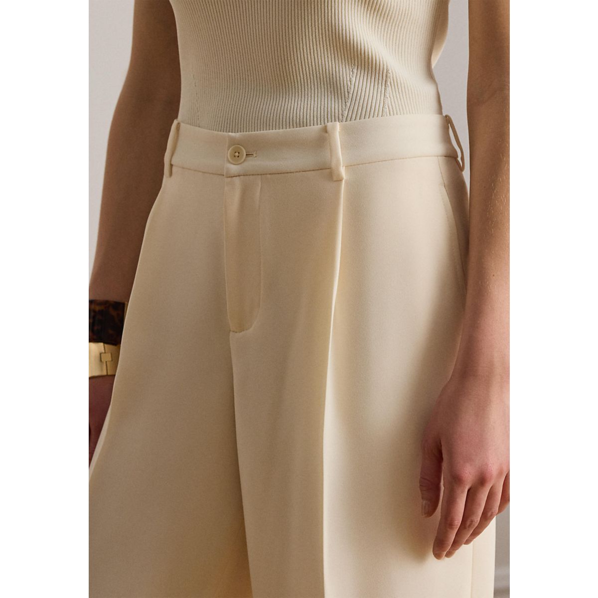 Double-Faced Georgette Bermuda Shorts - 3