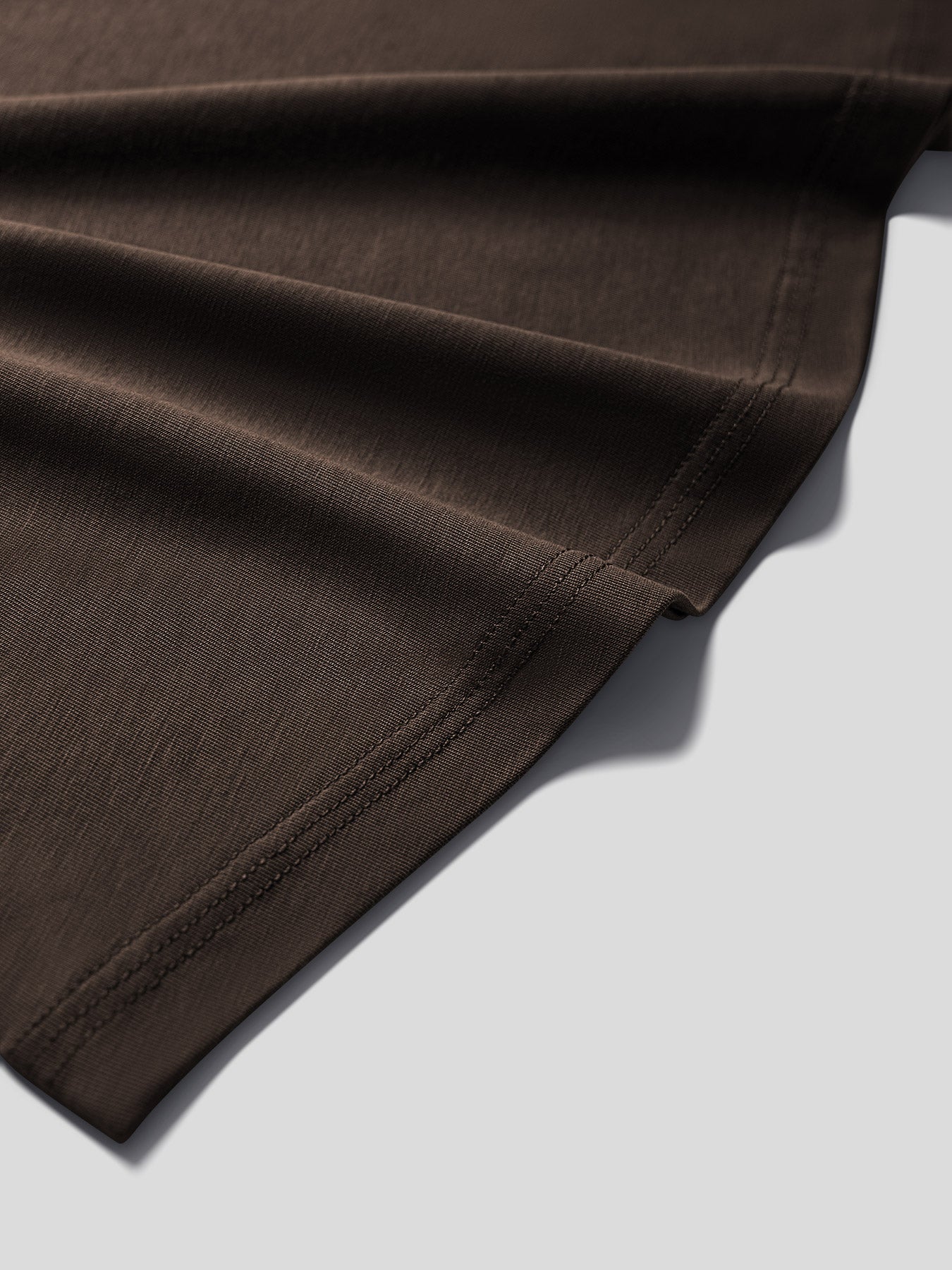 StayCool 2.0 V-neck Curve-Hem Tee: de corte entallado