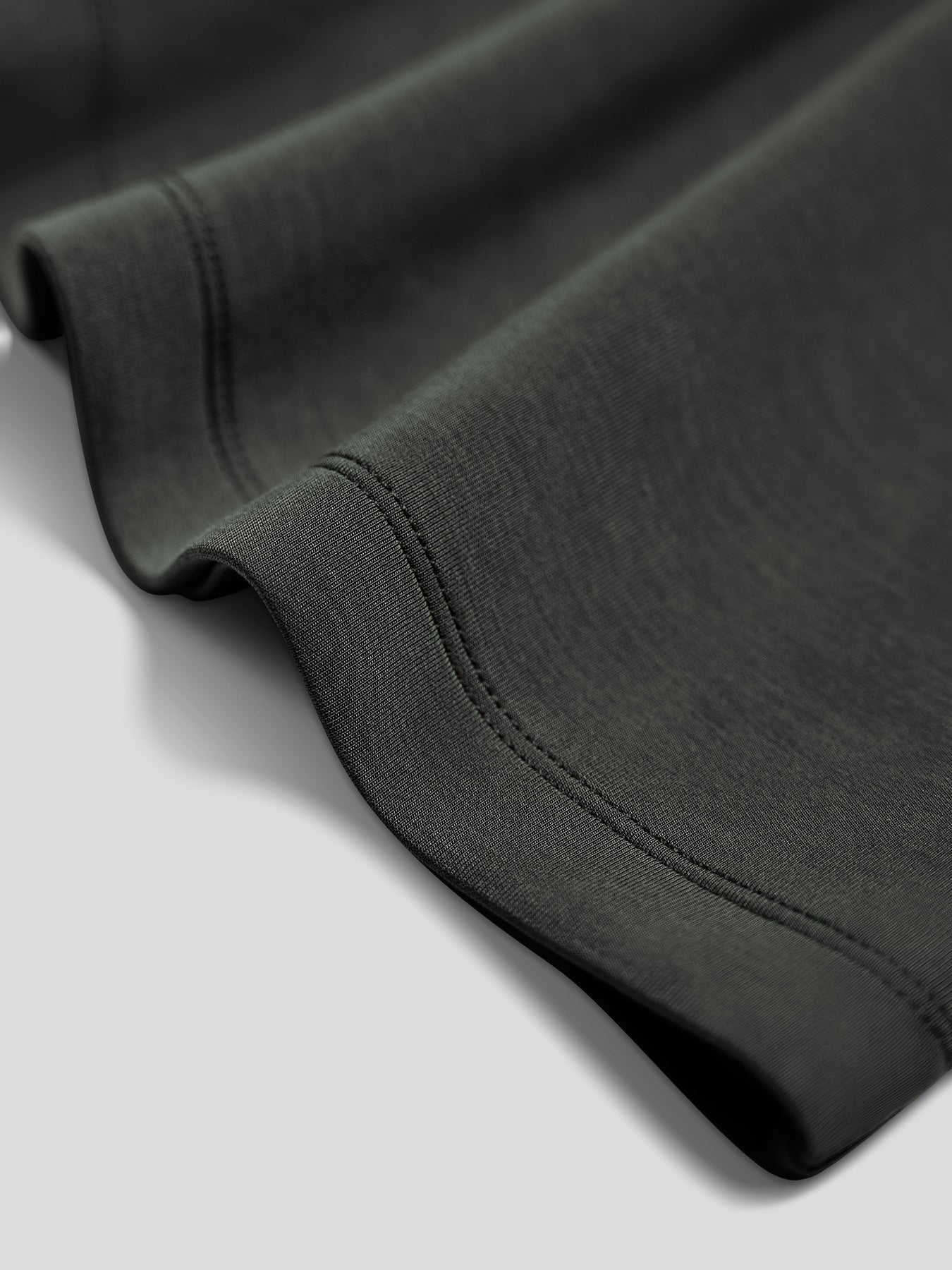 Modal Blend Elbow Patch de manga larga Tee:de corte entallado