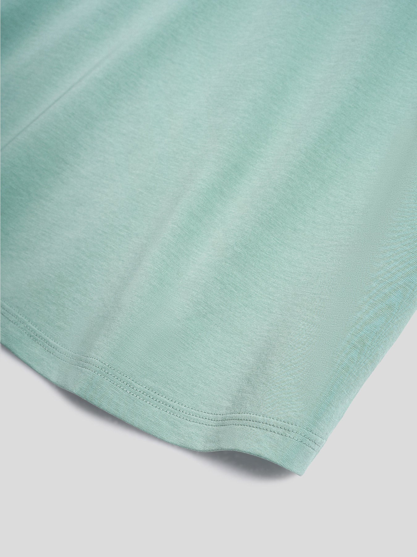 StayCool 2.0 de corte entallado Curve-Hem Polo: 2024 New Style