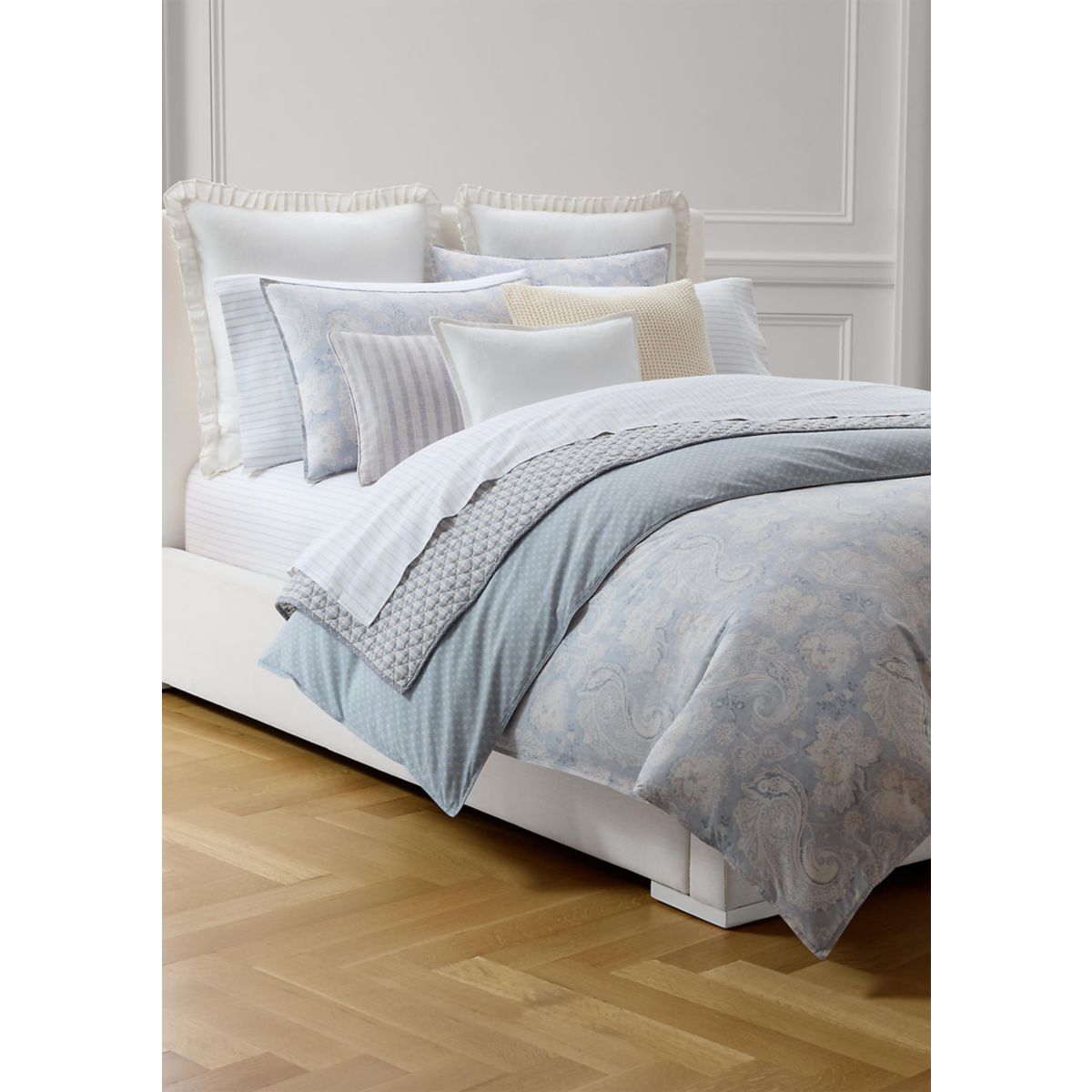 Leigh Paisley Queen Duvet Cover Set - 1