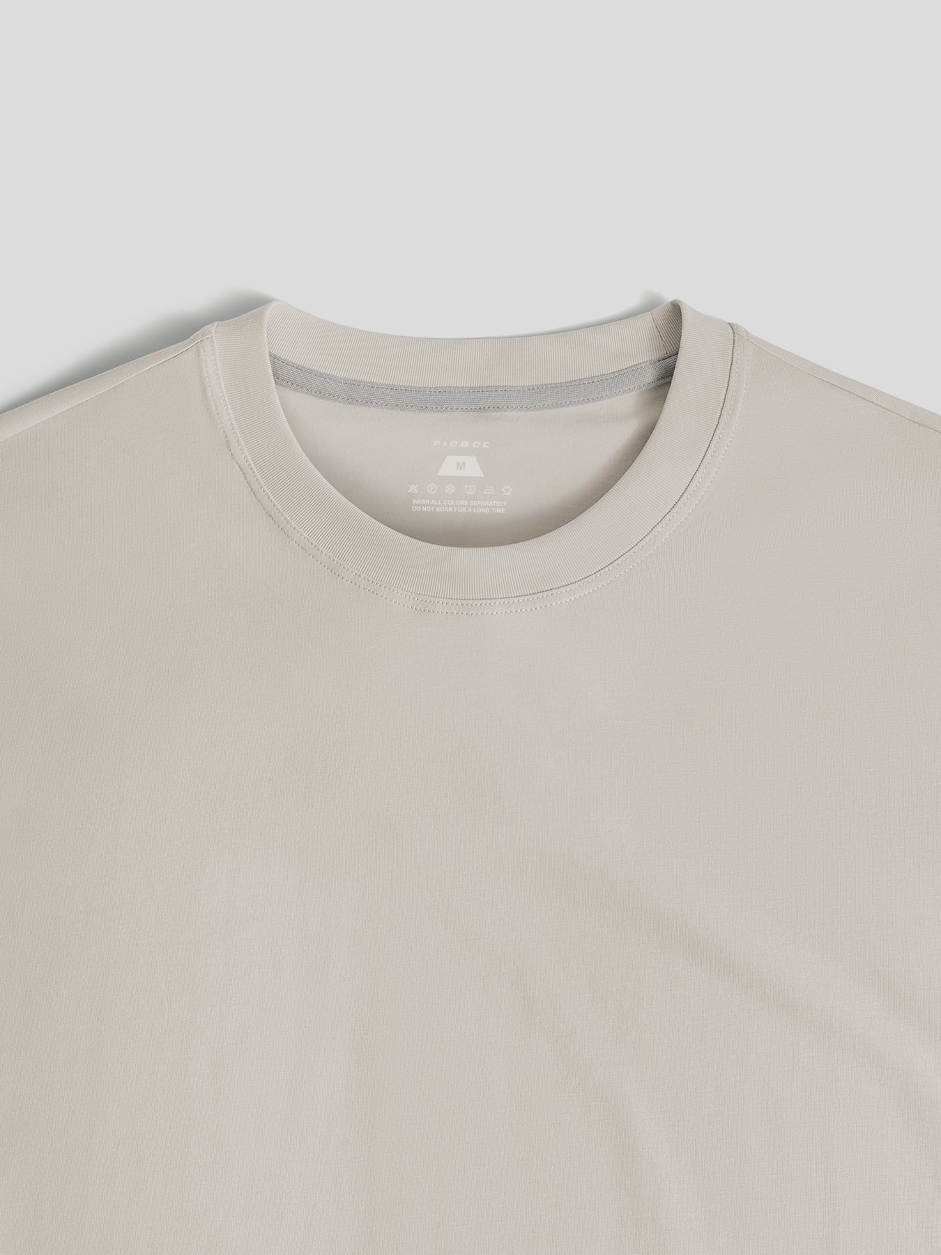 StayCool 2.0 de corte entallado Split-Hem Tee
