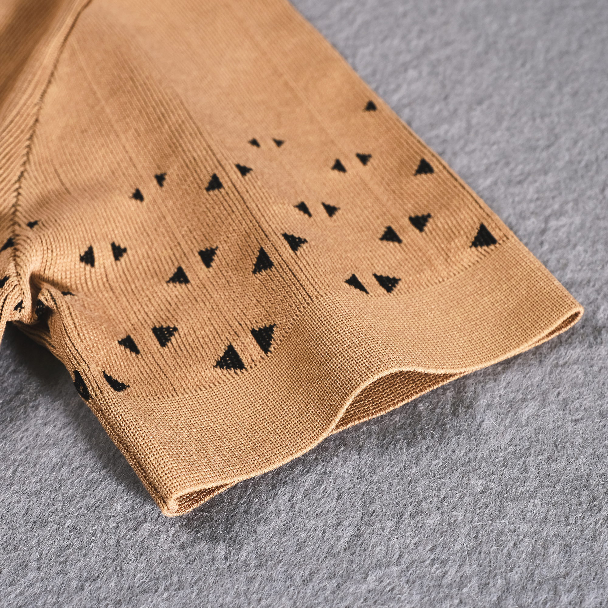 Cafe Criss-Cross Pattern Walking Suit de manga corta Set