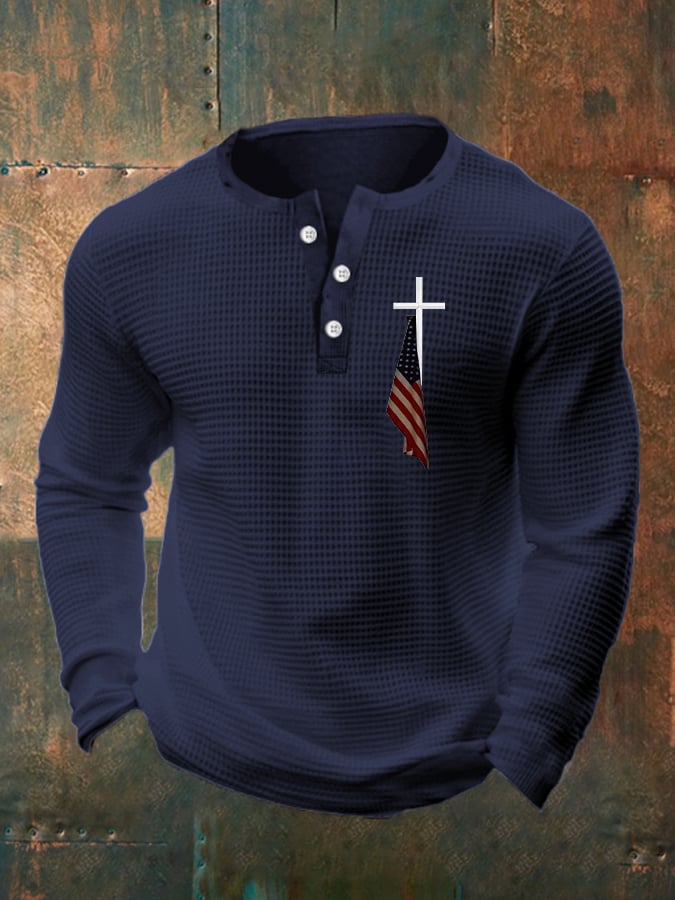 Camisa Flag Cross estampado Henley cuello para hombre