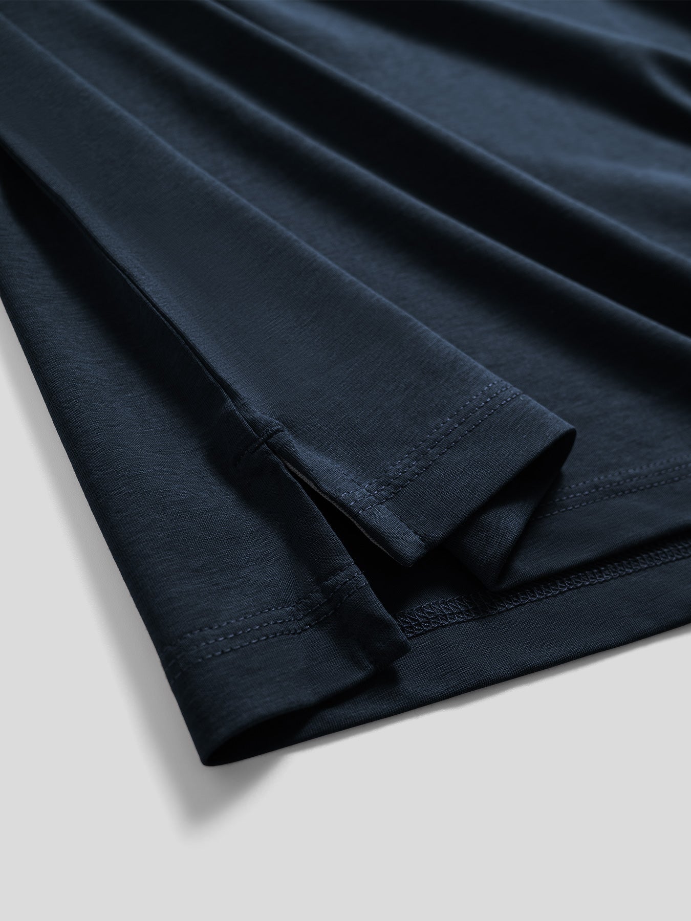 StayCool 2.0 de corte entallado Split-Hem Tee