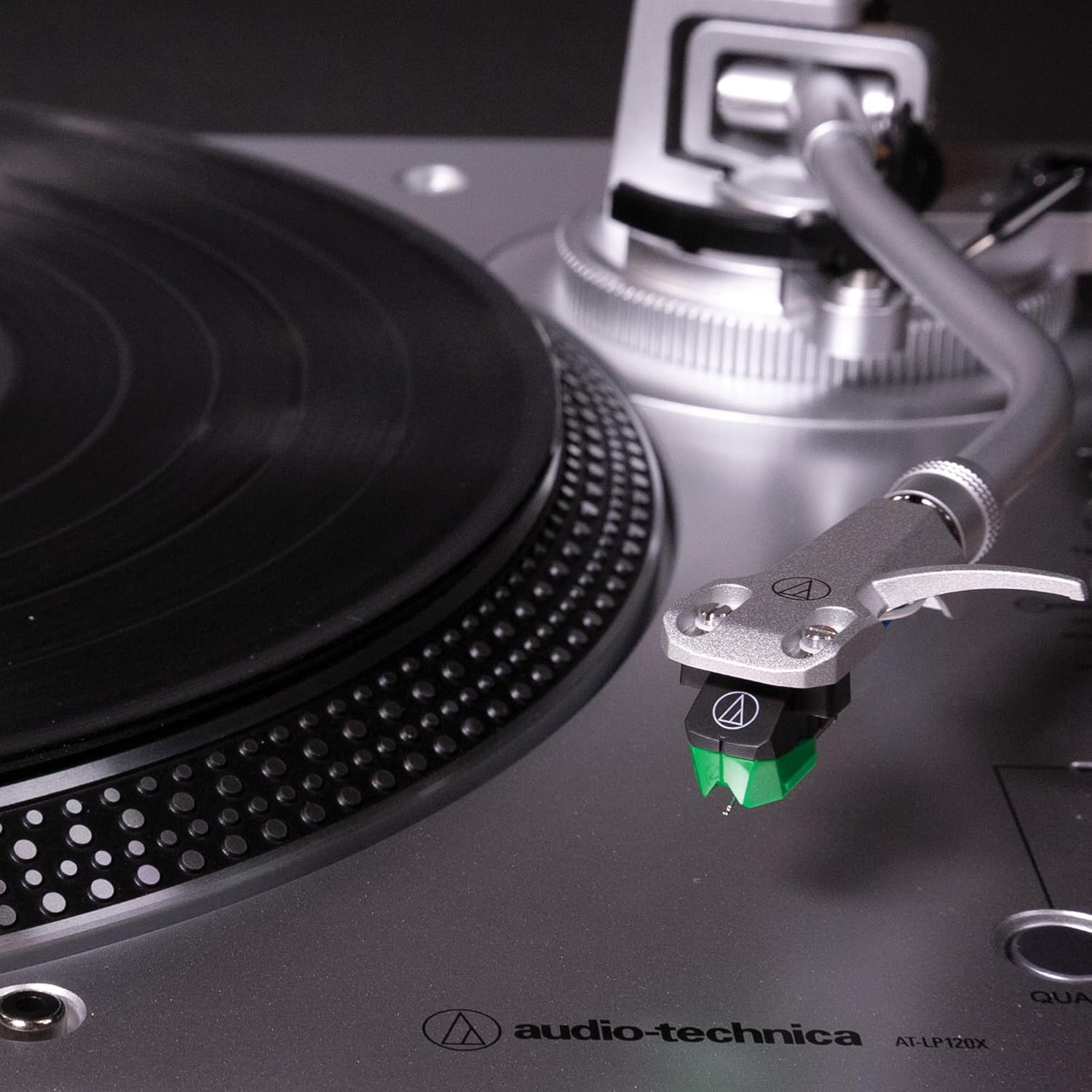 Audio-Technica - Tocadiscos AT-LP120XUSB-BK con accionamiento directo (analógico y USB), totalmente manual, alta fidelidad, 3 velocidades, convierte vinilo a digital, antipatinaje y control de tono variable, negro