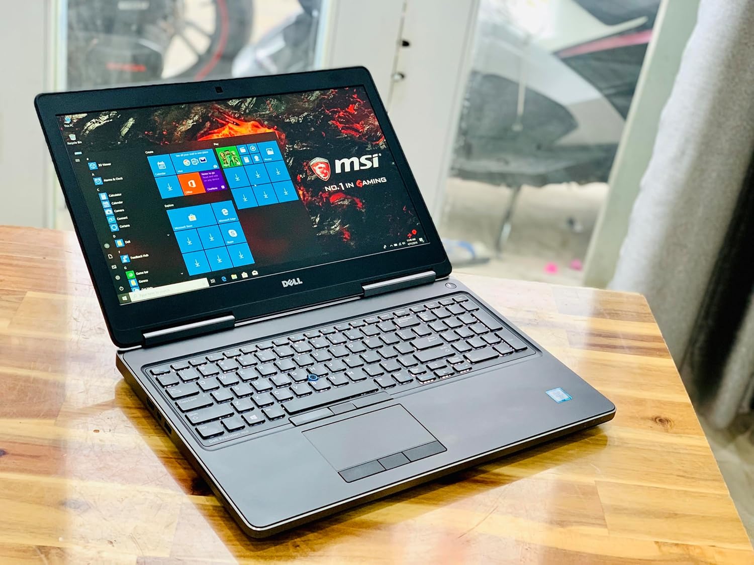 Dell Precision 7510 portátil de 15,6 pulgadas, Core de 2,7GHz, RAM de 16 GB, SSD de 512 GB, Windows 10 Pro 64bit, cámara web (Reacondicionado)