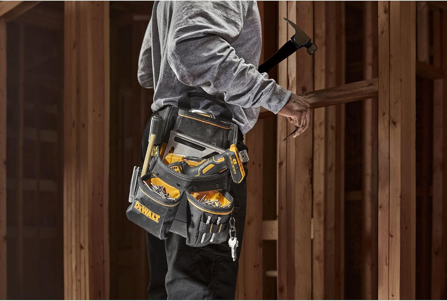 DEWALT Cinturón y Bolsas con Tirantes (DWST540602)