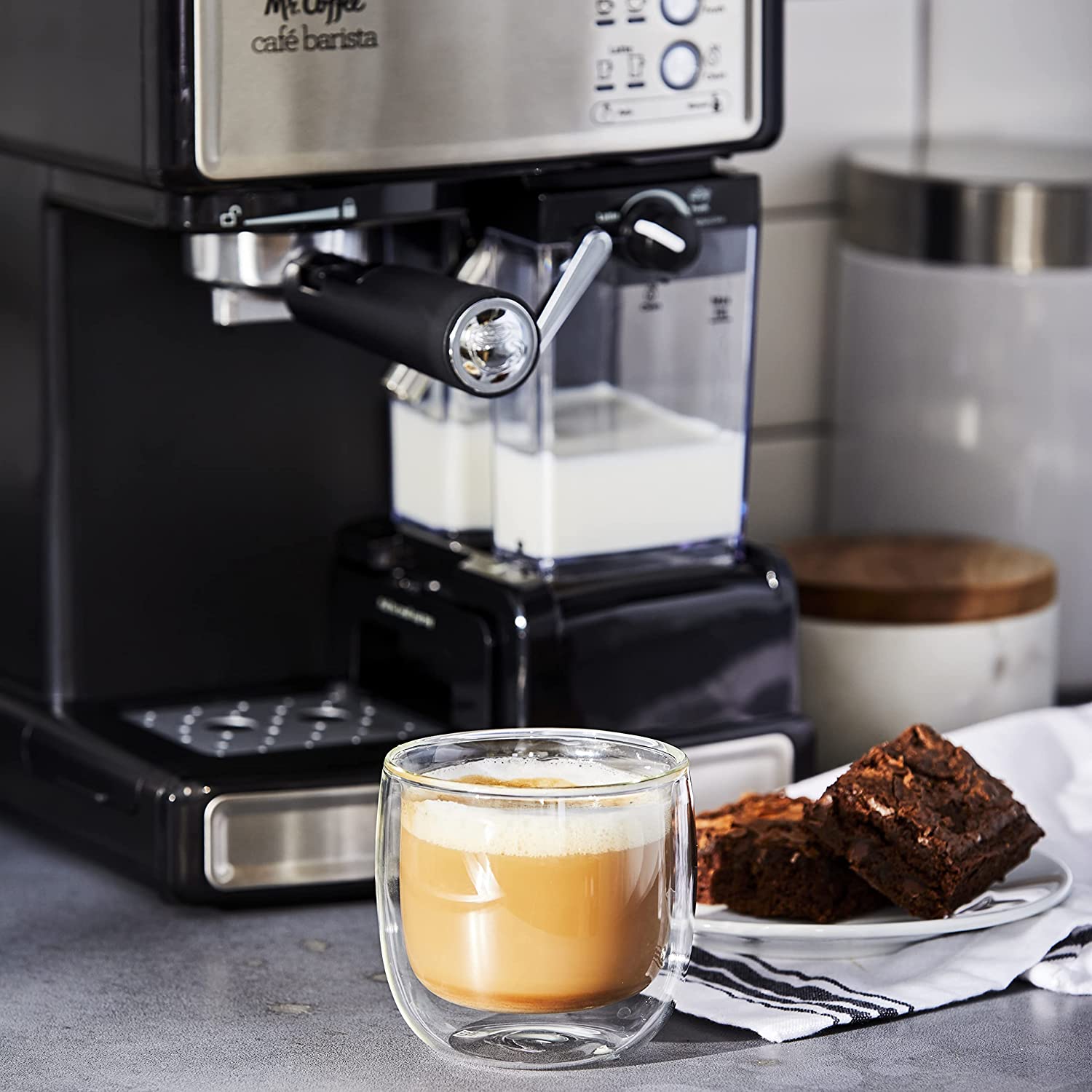 Mr. Coffee Cafe Barista Cafetera eléctrica para espresso con espumador de leche automático, BVMC-Ecm.P1000, Sin muestra gratis, Acero inoxidable, 1
