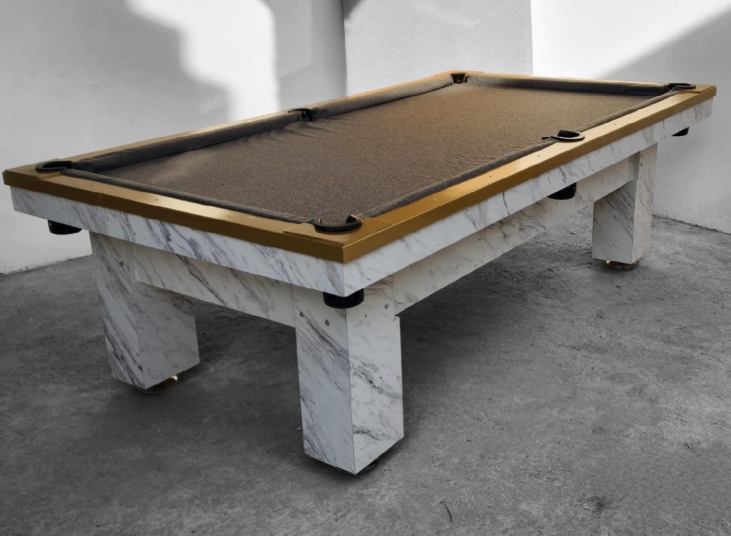 MESA DE BILLAR PROFESIONAL PARA CASA O NEGOCIO. USO RUDO MADERA 100% PINO (PAÑO ROJO)