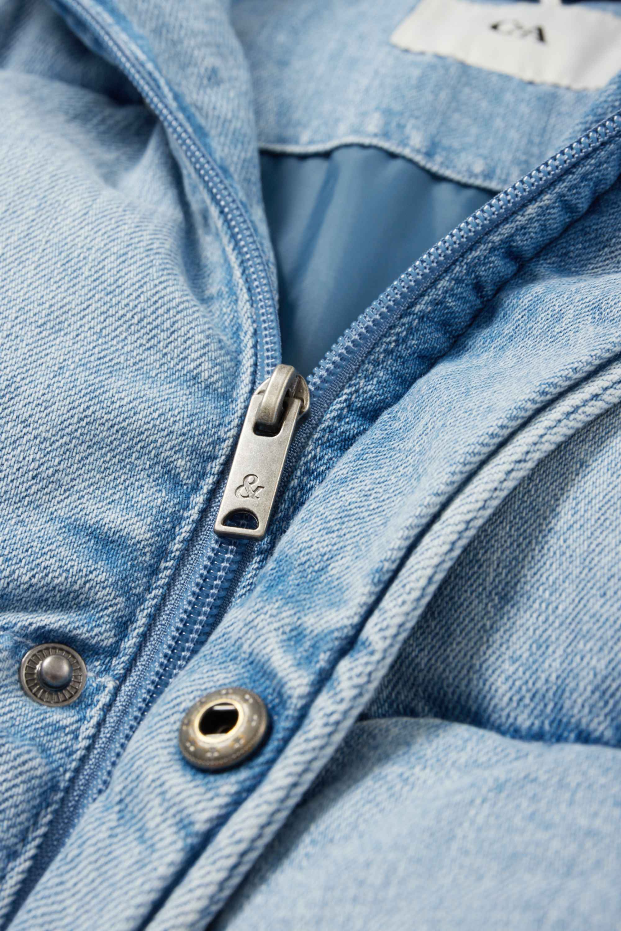 Quilted denim jacket light blue