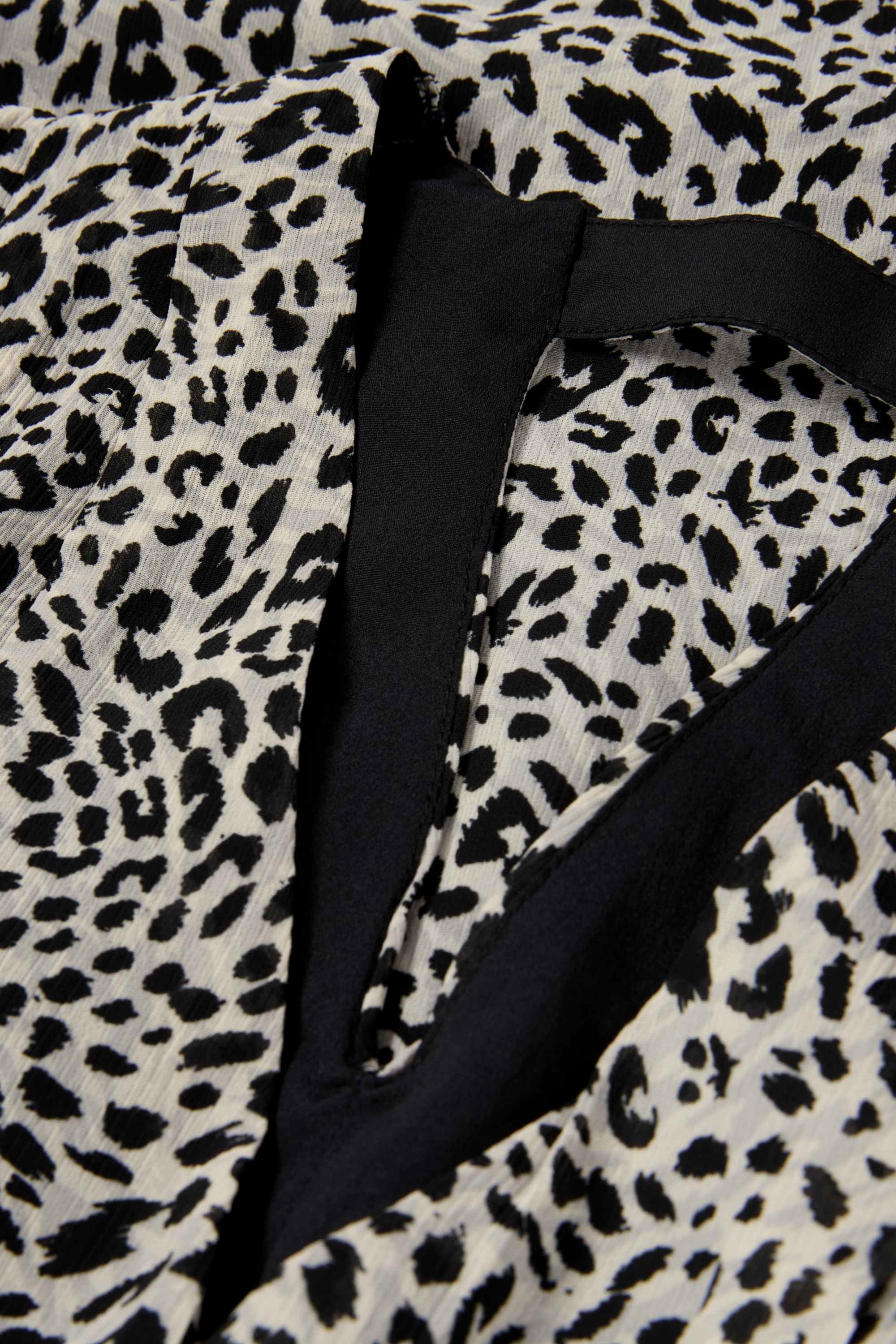 V-neck chiffon dress - leopard print - textured light gray