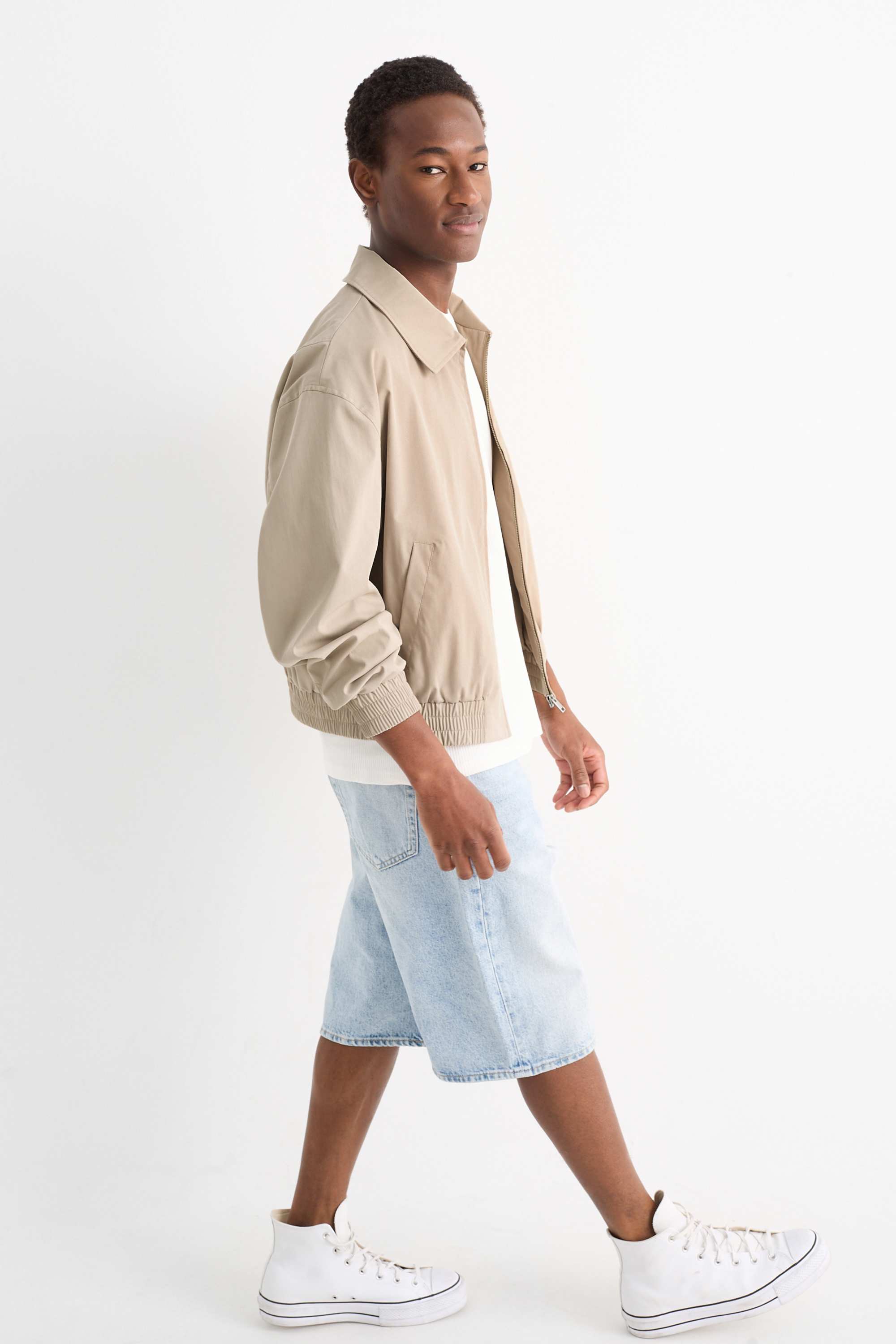 Bomber jacket beige