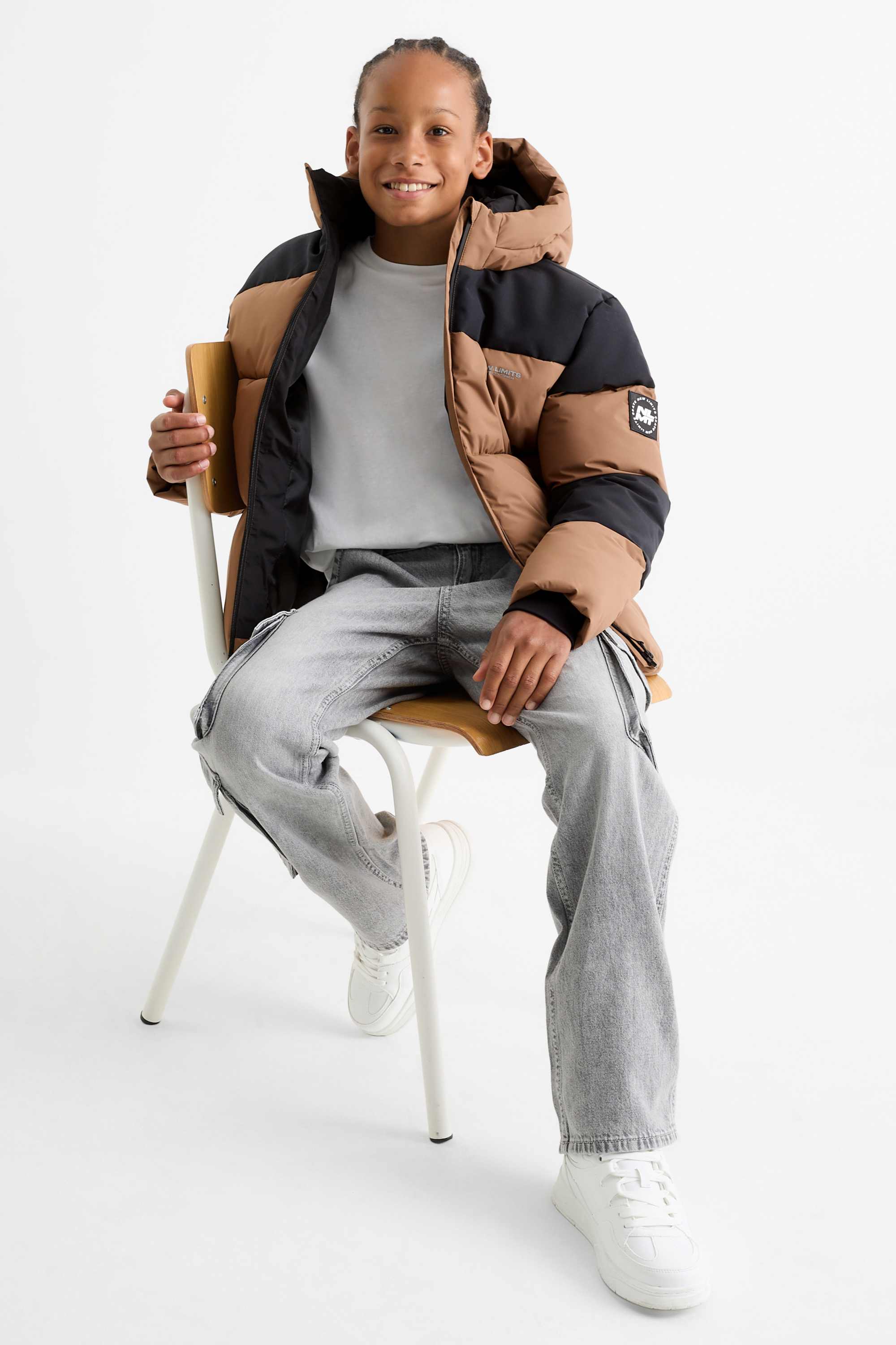 Quilted jacket with hood brown