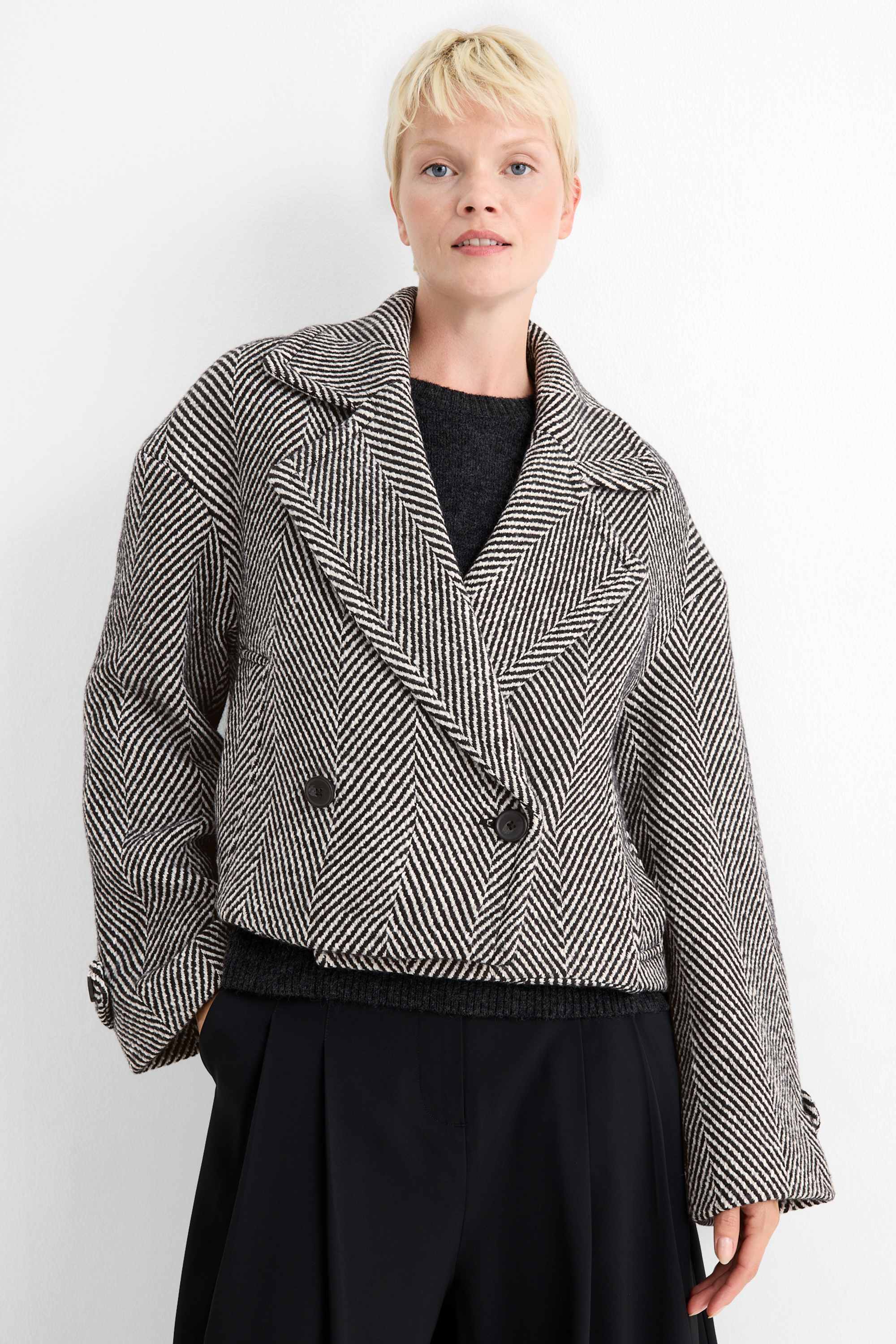 Jacket - textured black / white