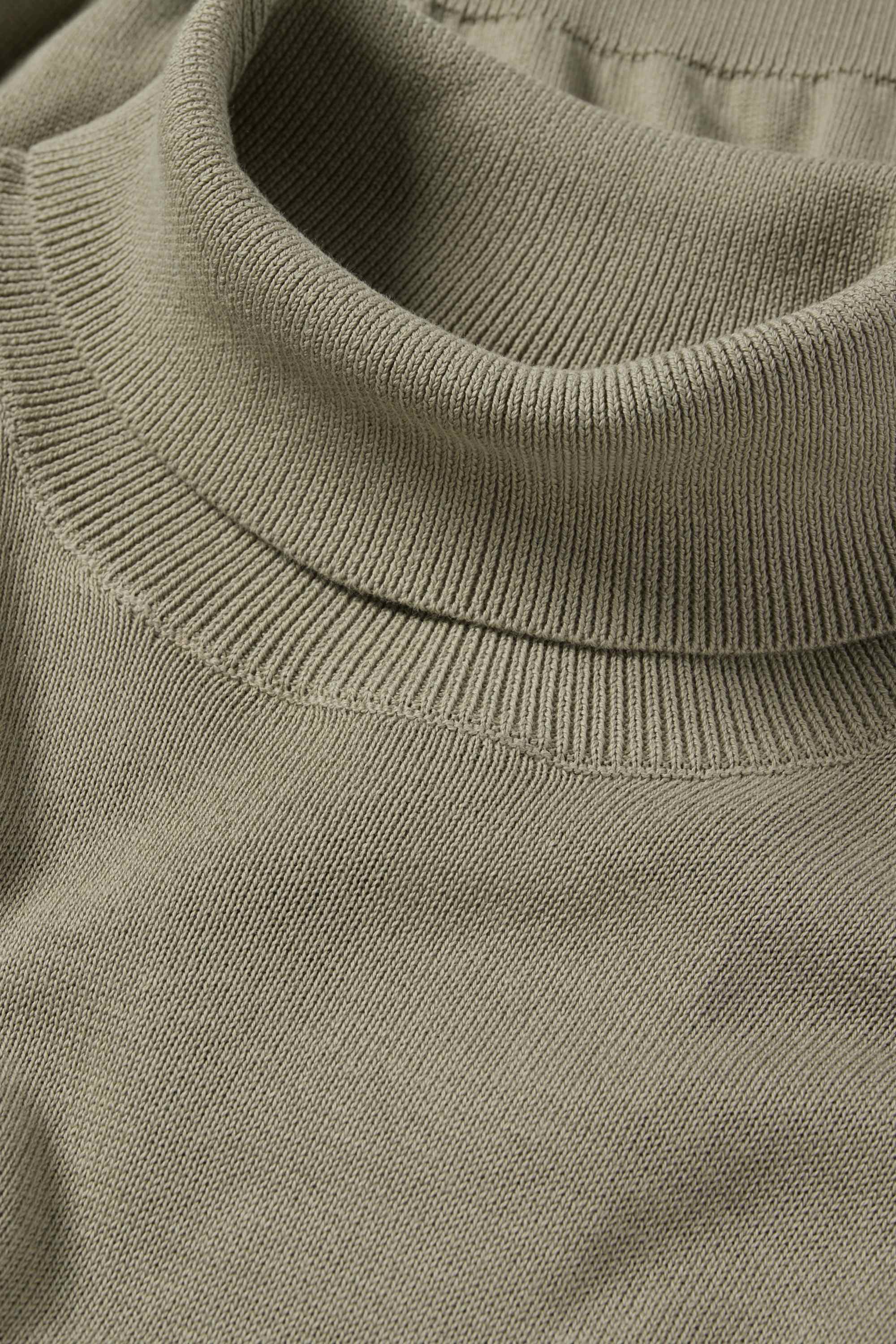 Turtleneck jumper khaki