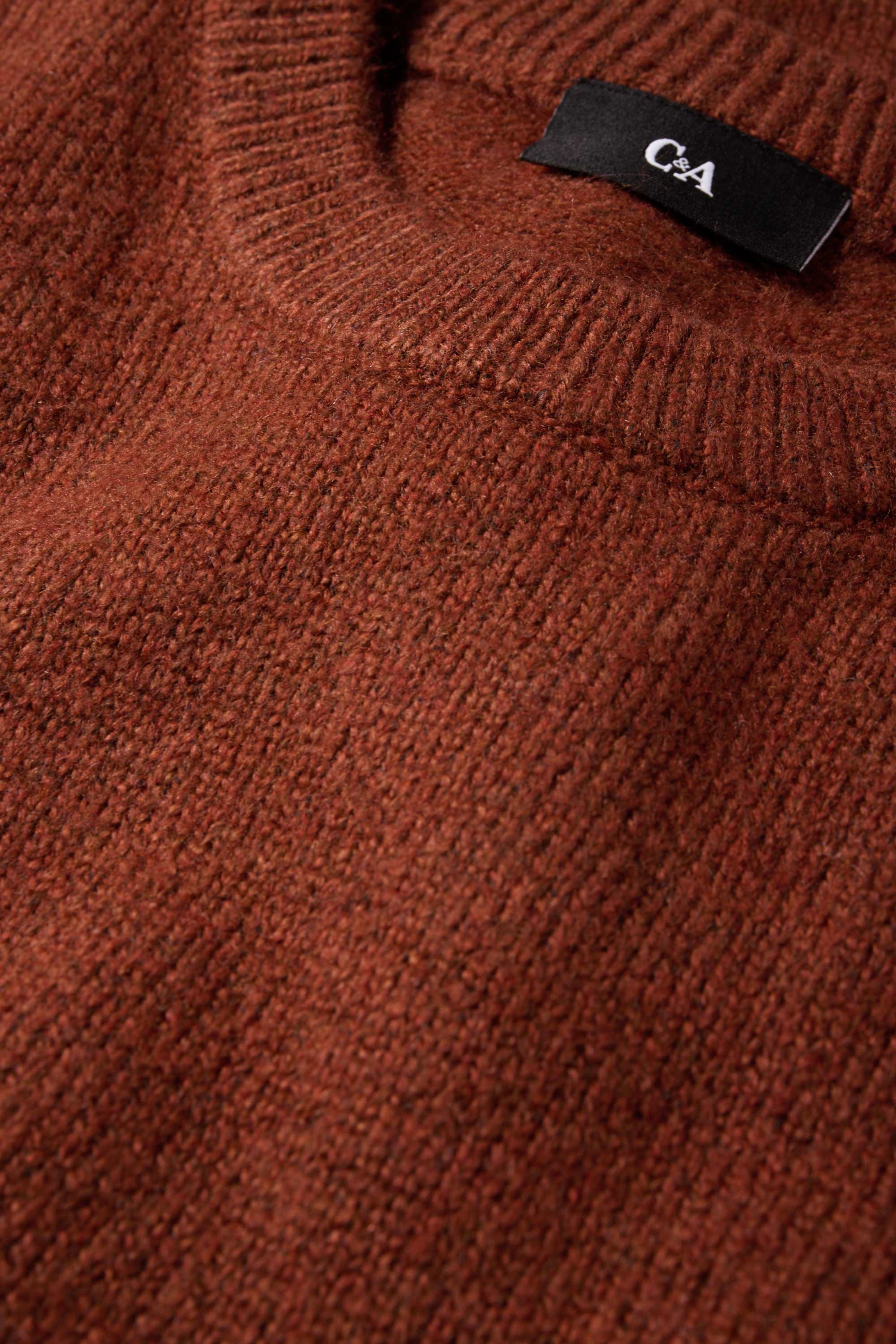 Jumper brown