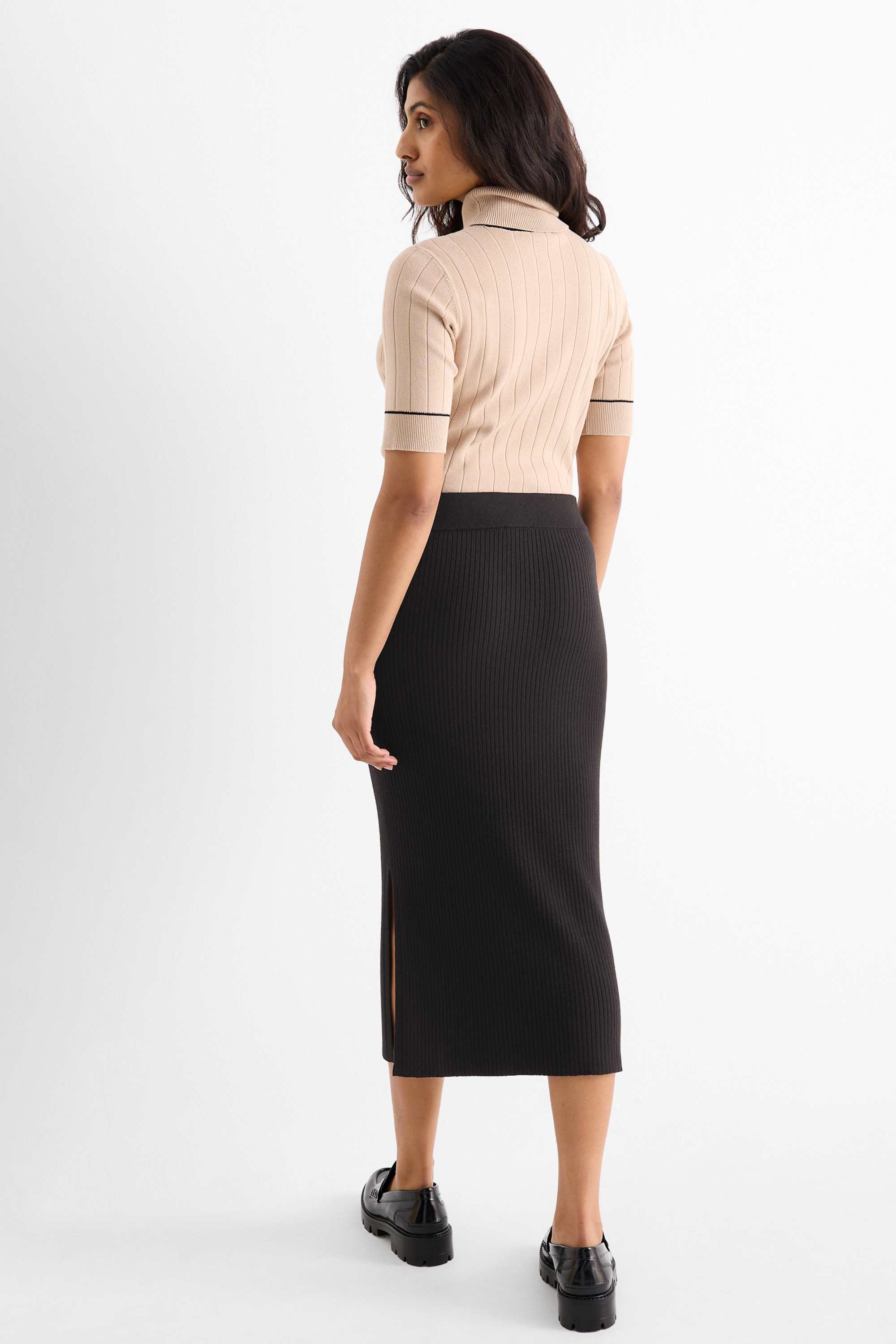Knitted skirt - ribbed black