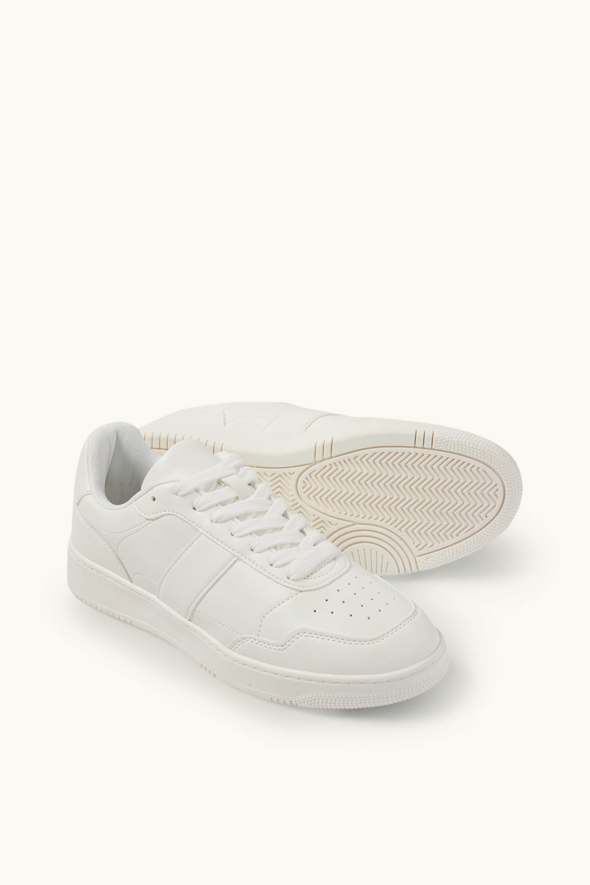 Trainers - faux leather white