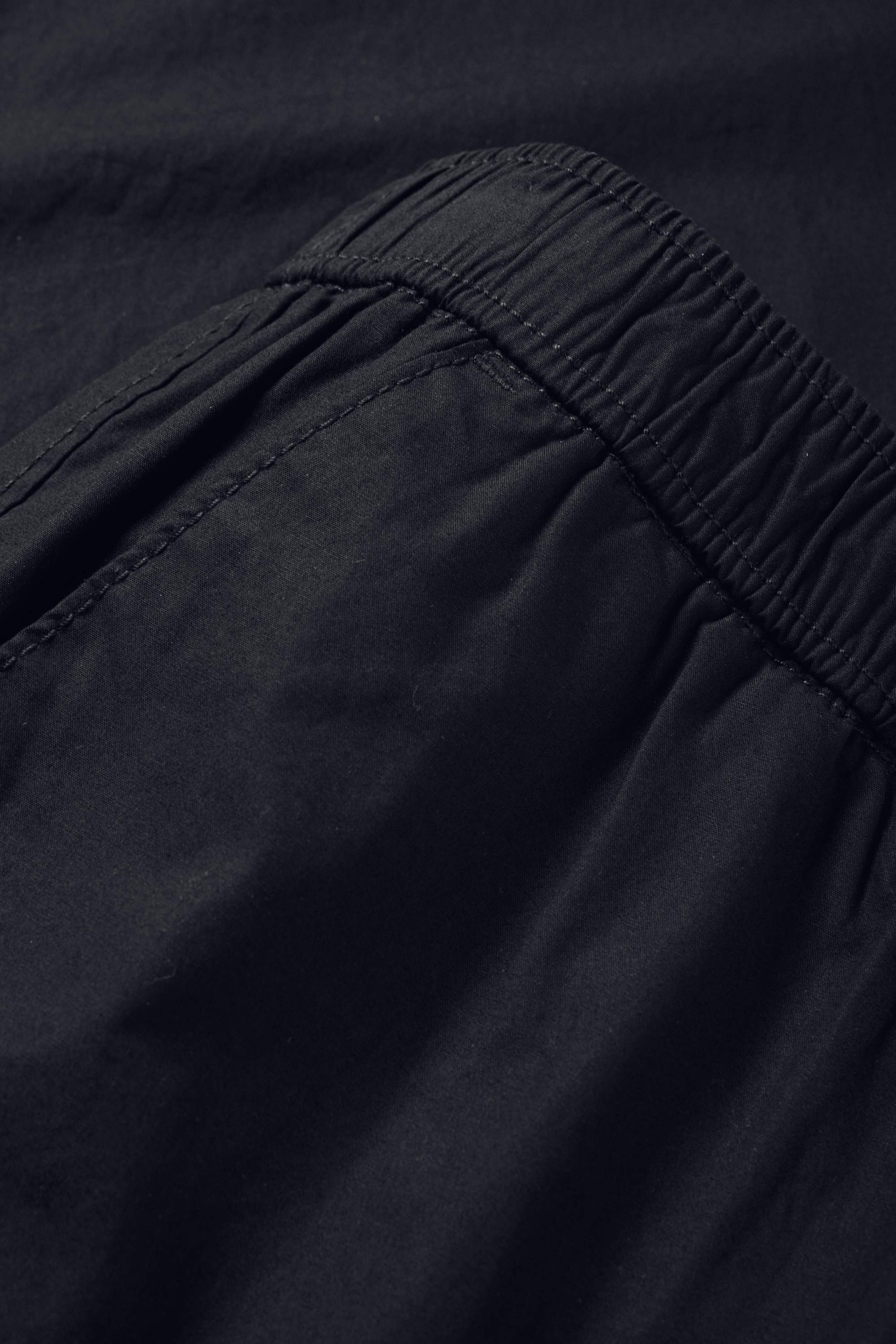 Cloth trousers - mid-rise waist - tapered fit black
