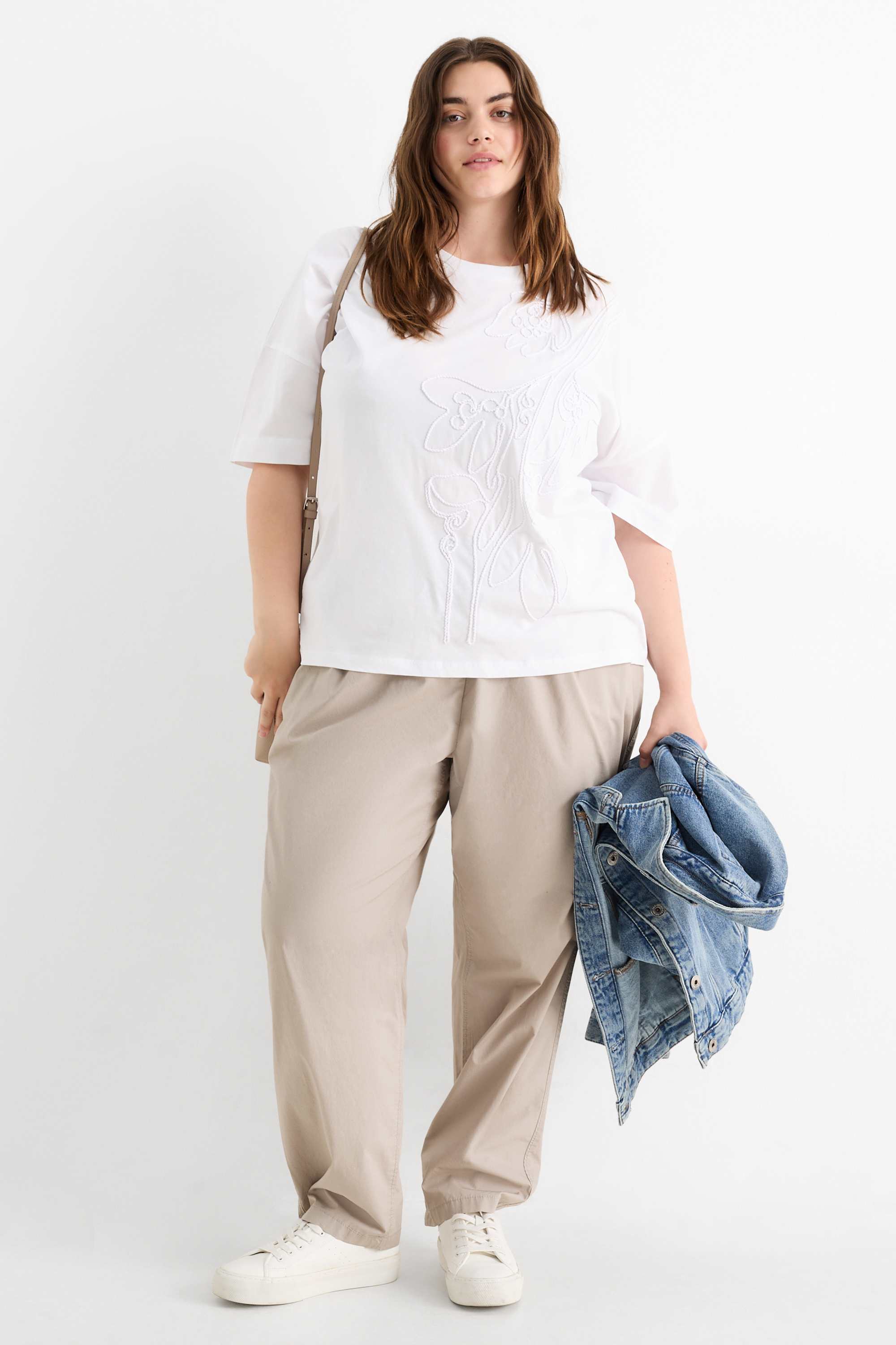 Cloth trousers - mid-rise waist - tapered fit beige