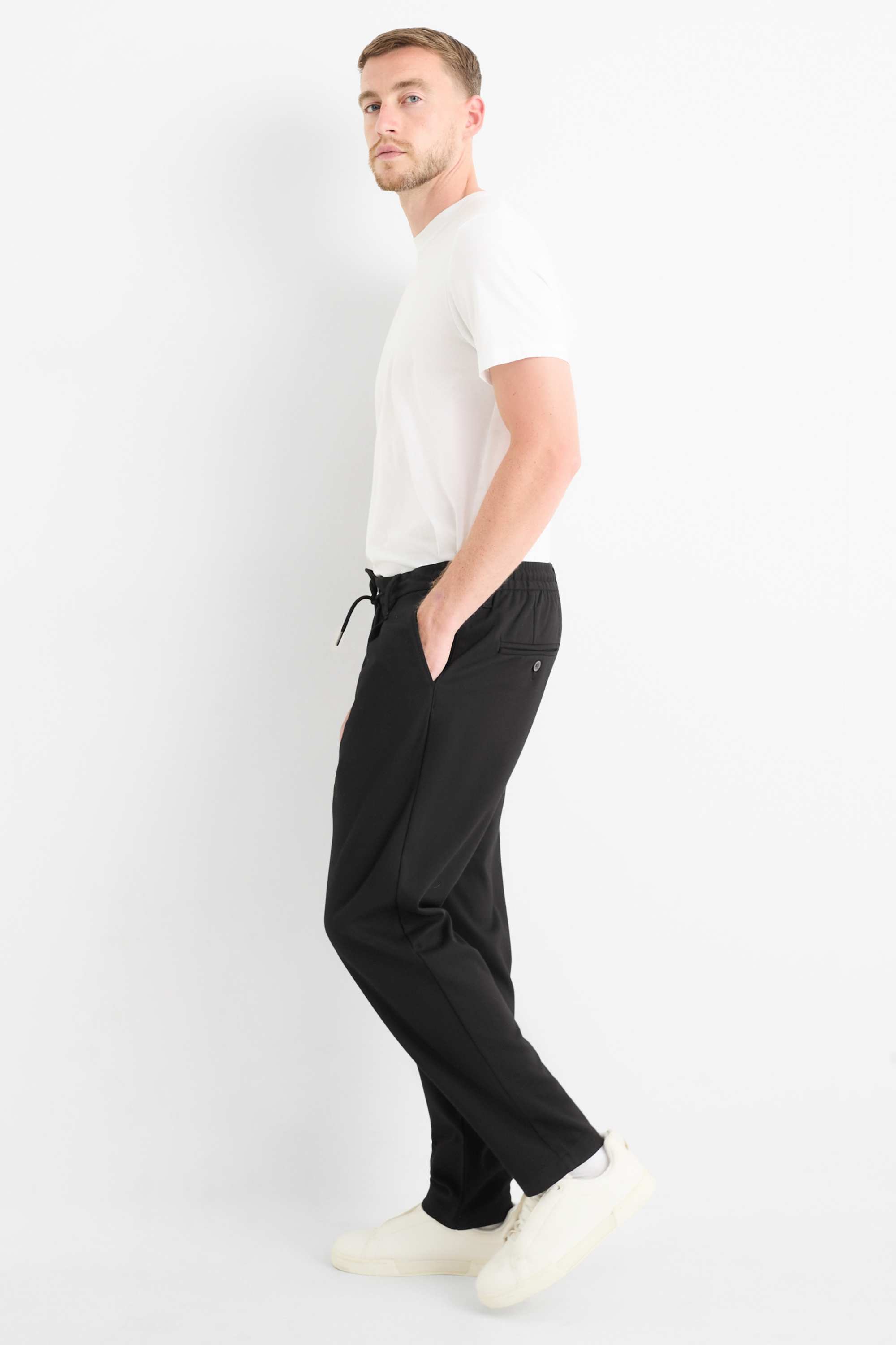 Chinos - tapered fit black