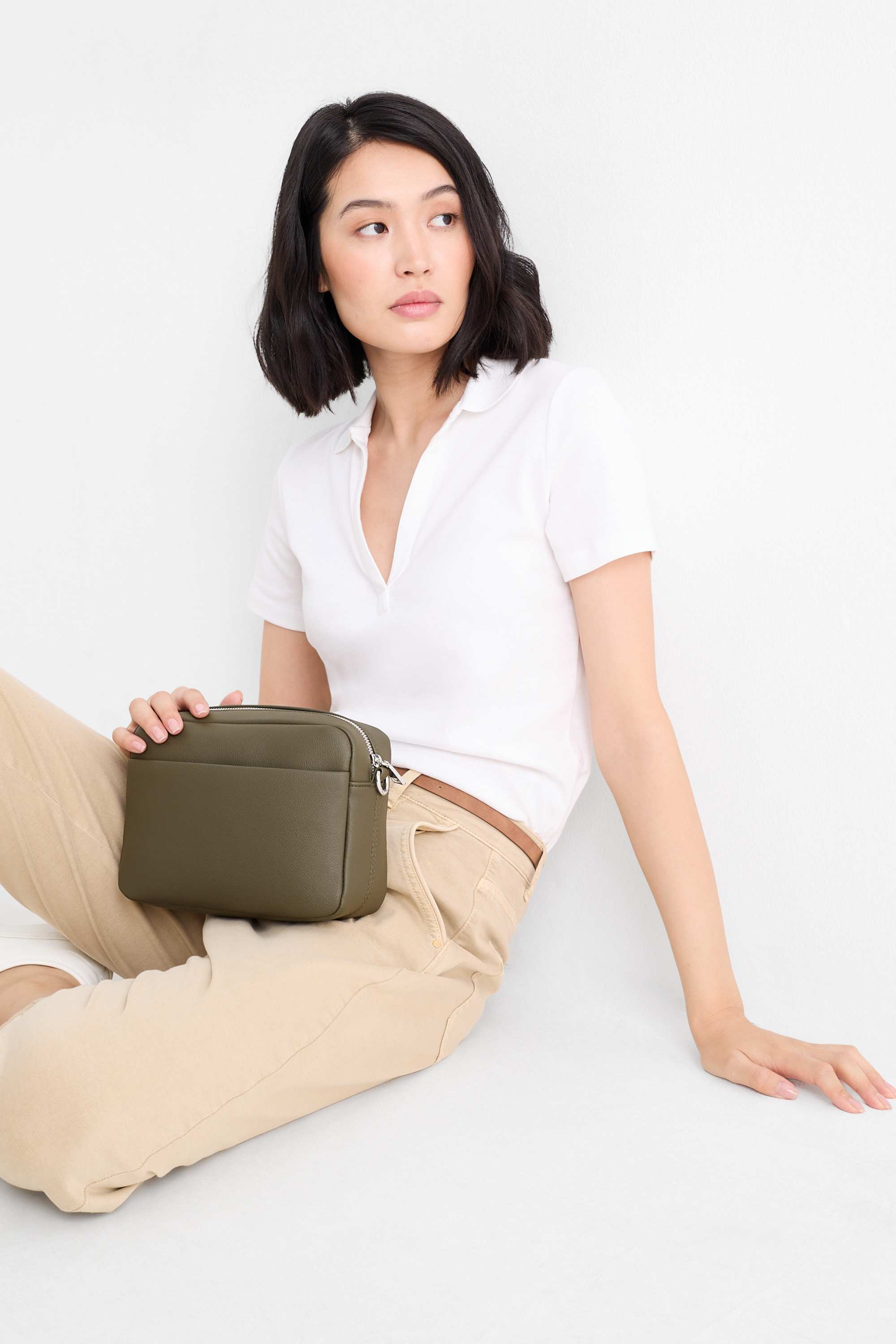 Crossbody bag with detachable bag strap - faux leather green