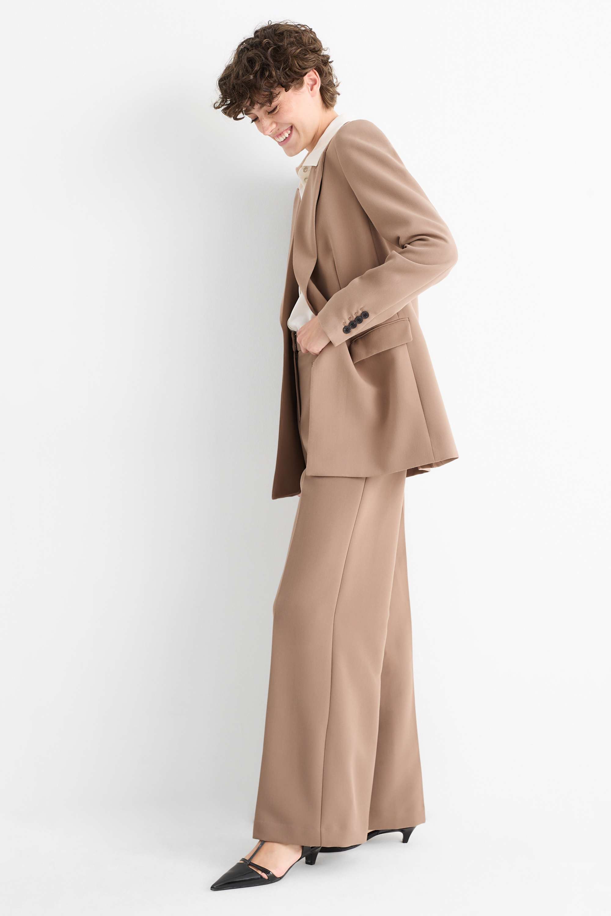 Business trousers - mid-rise waist - wide leg beige