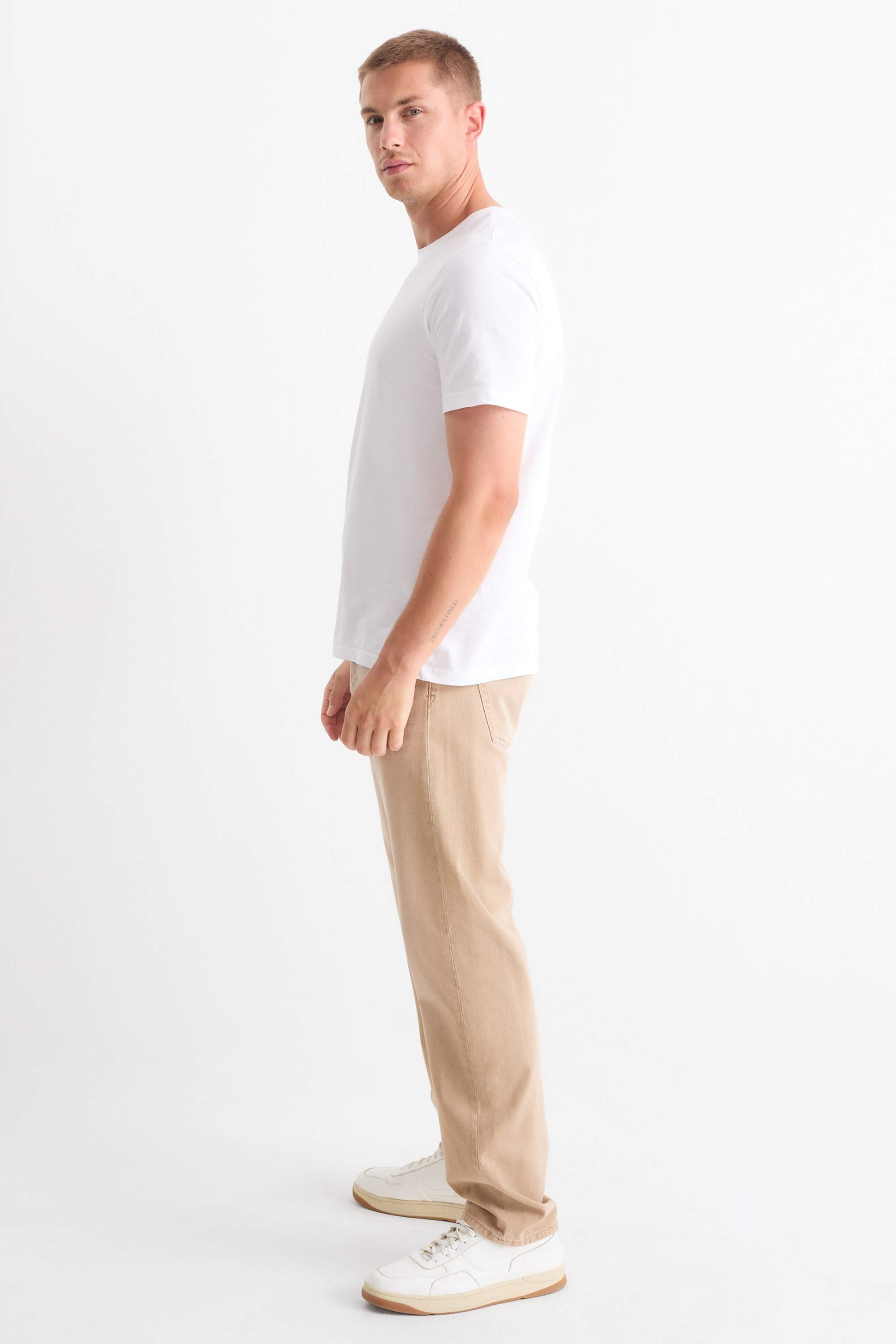 Regular jeans with button fly light beige
