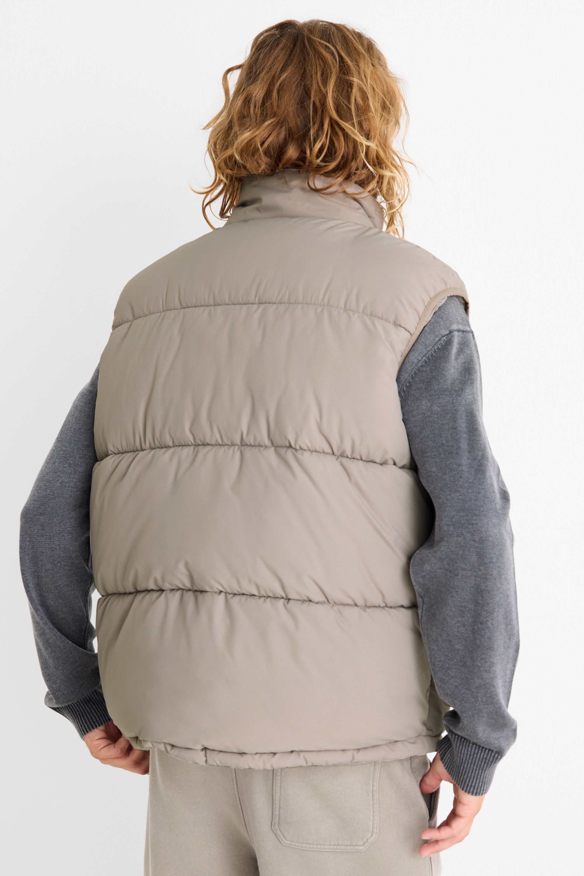Quilted gilet taupe