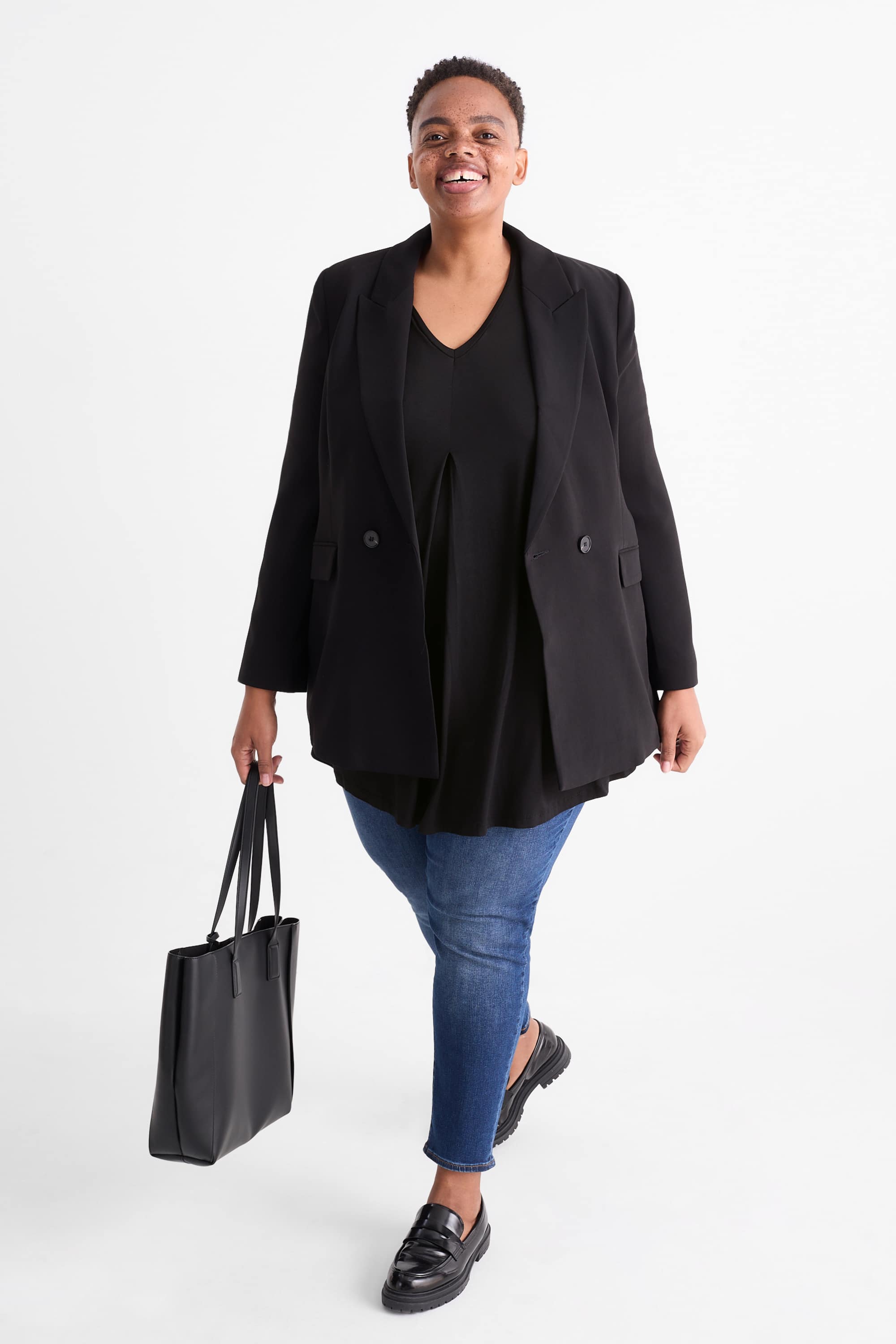 V-neck T-shirt black (2)