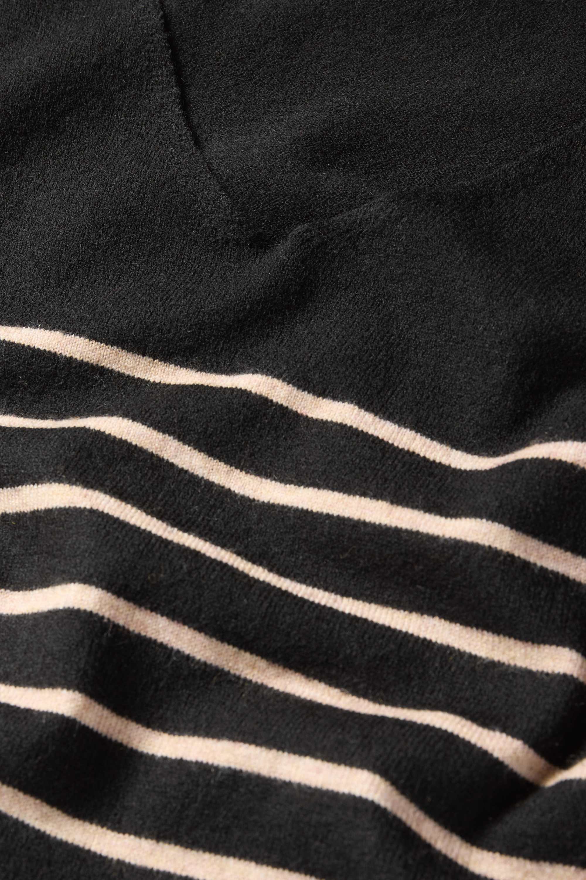V-neck jumper - striped black