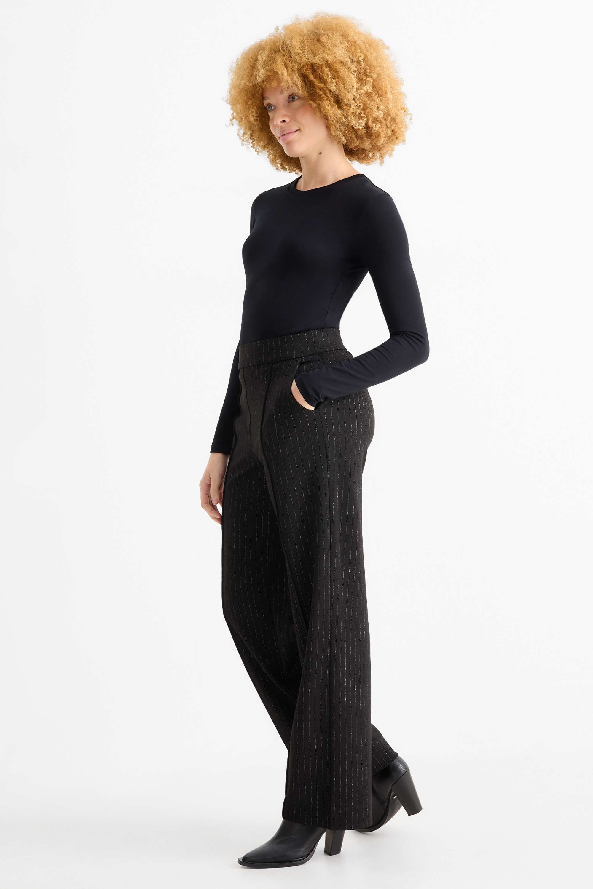 Jersey trousers - mid-rise waist - wide leg - pinstripes black