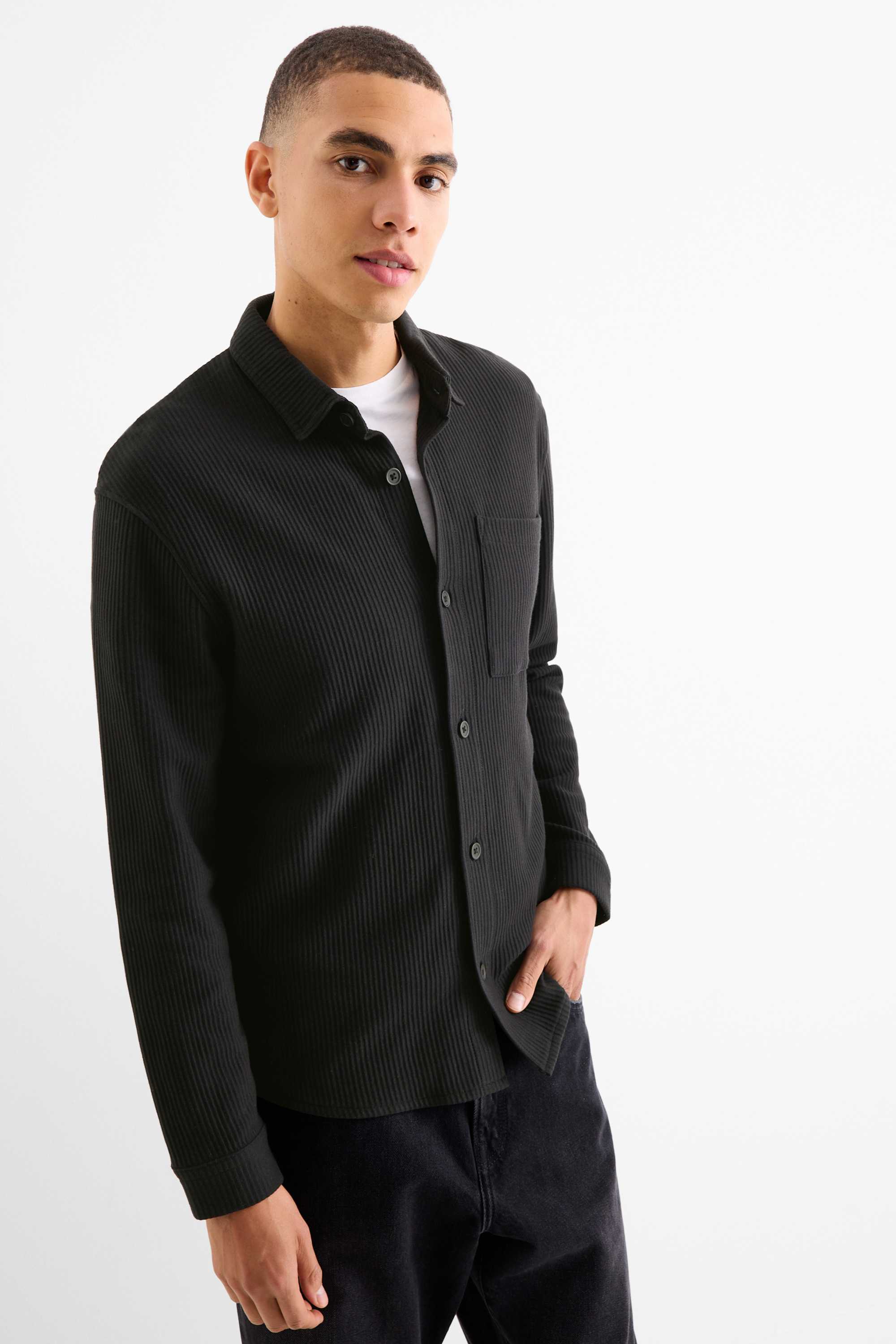 Shirt - relaxed fit - kent collar - ribbed black